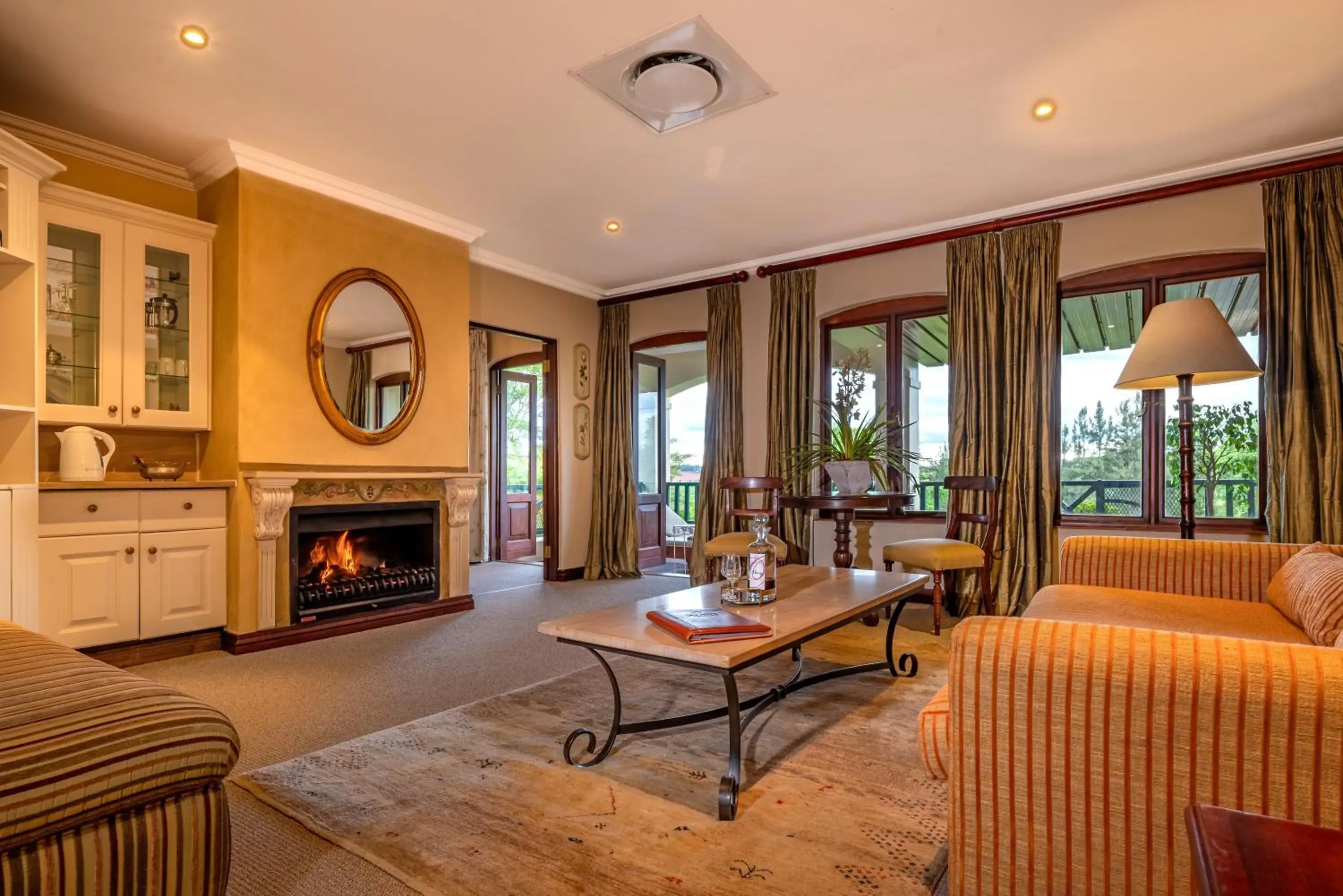 Lounge or bar in Oliver`s Lounge or bar in Oliver`s