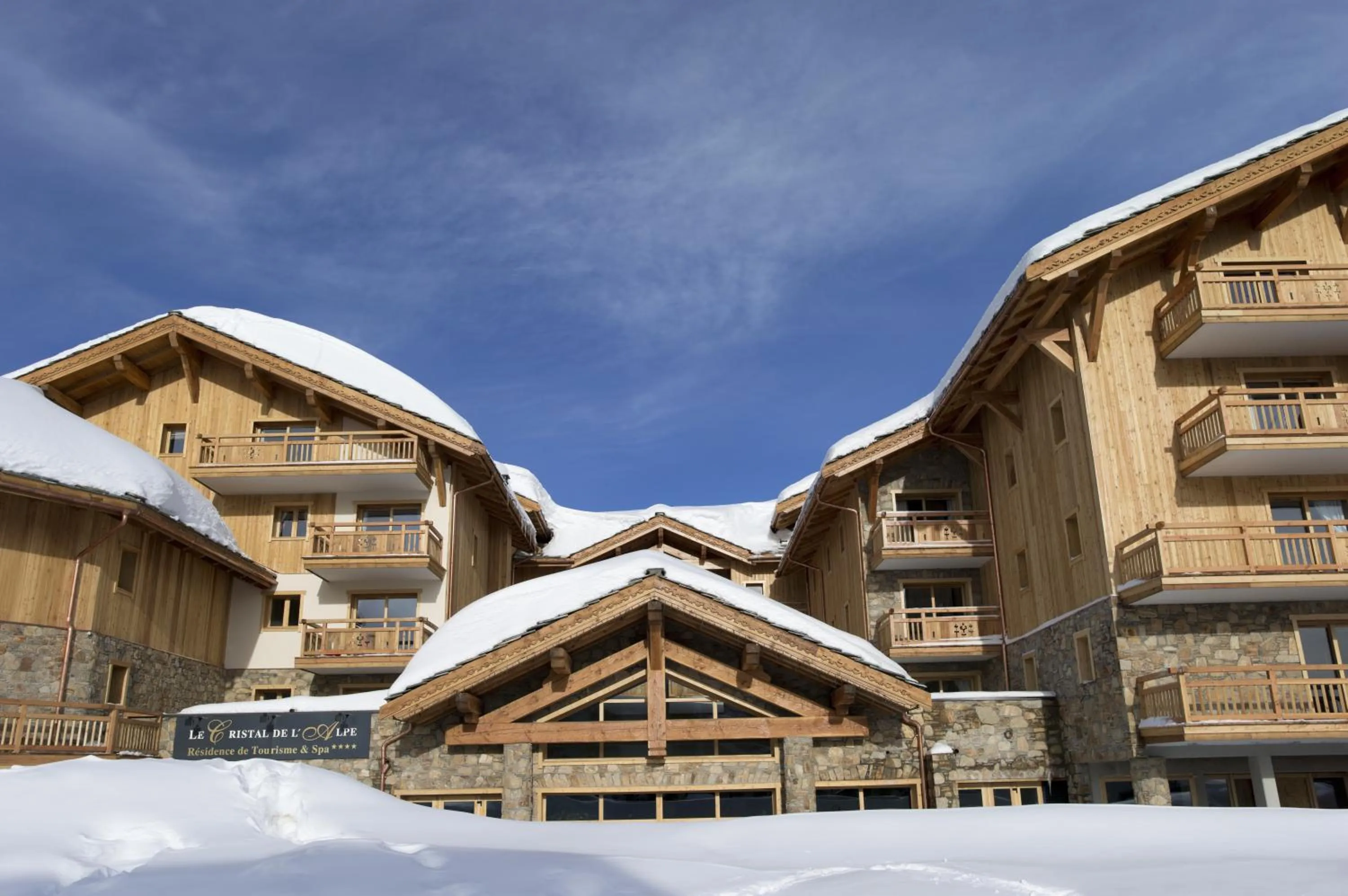 Property building in CGH Résidences & Spas Le Cristal de l'Alpe