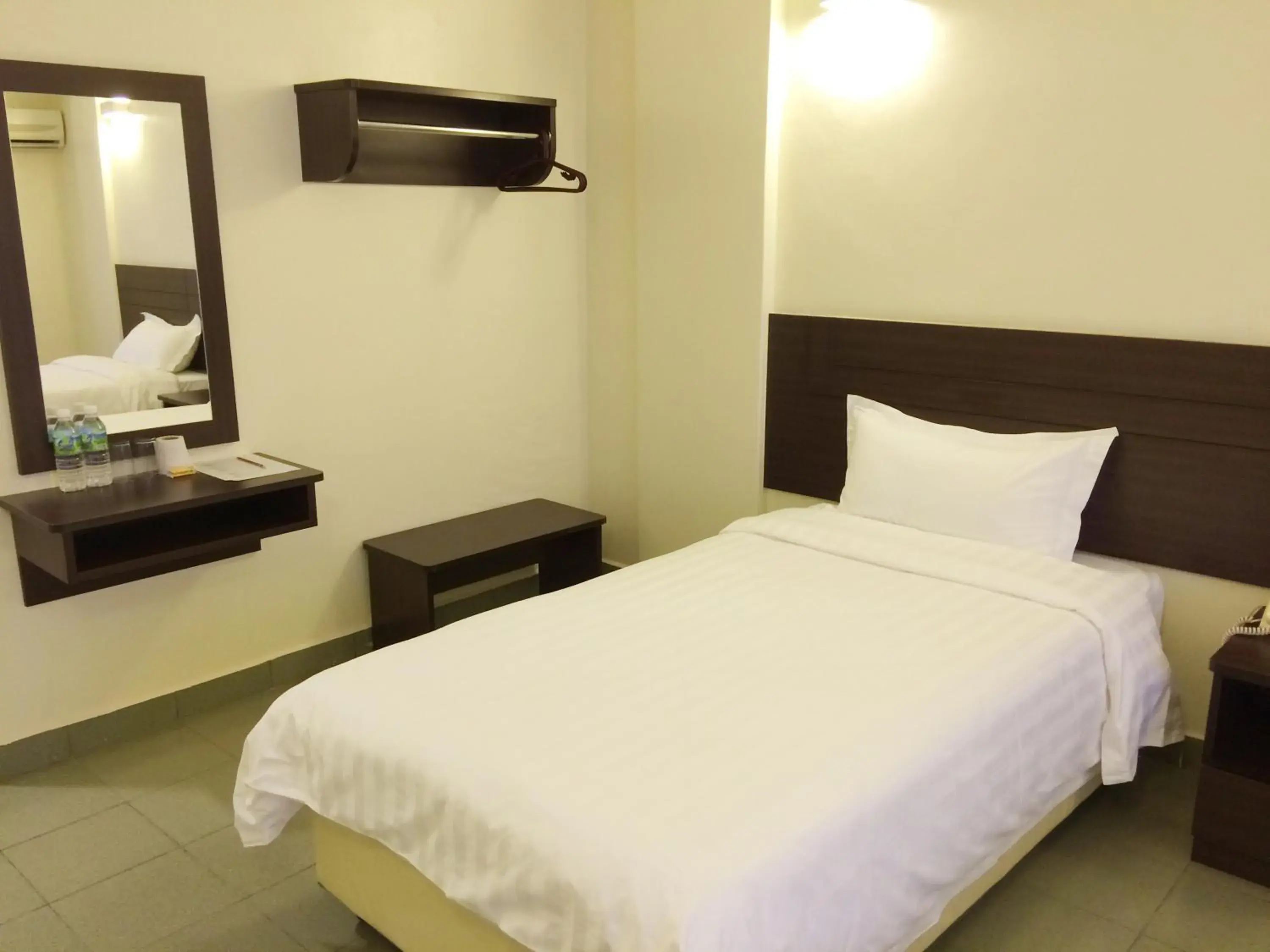 Bed in Hotel Sitiawan