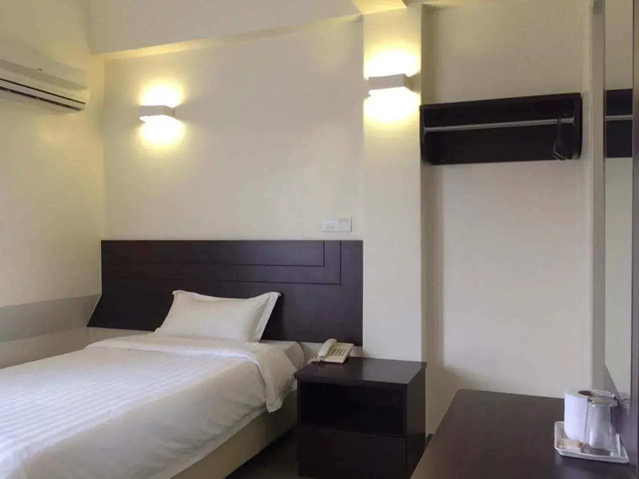 Bed in Hotel Sitiawan
