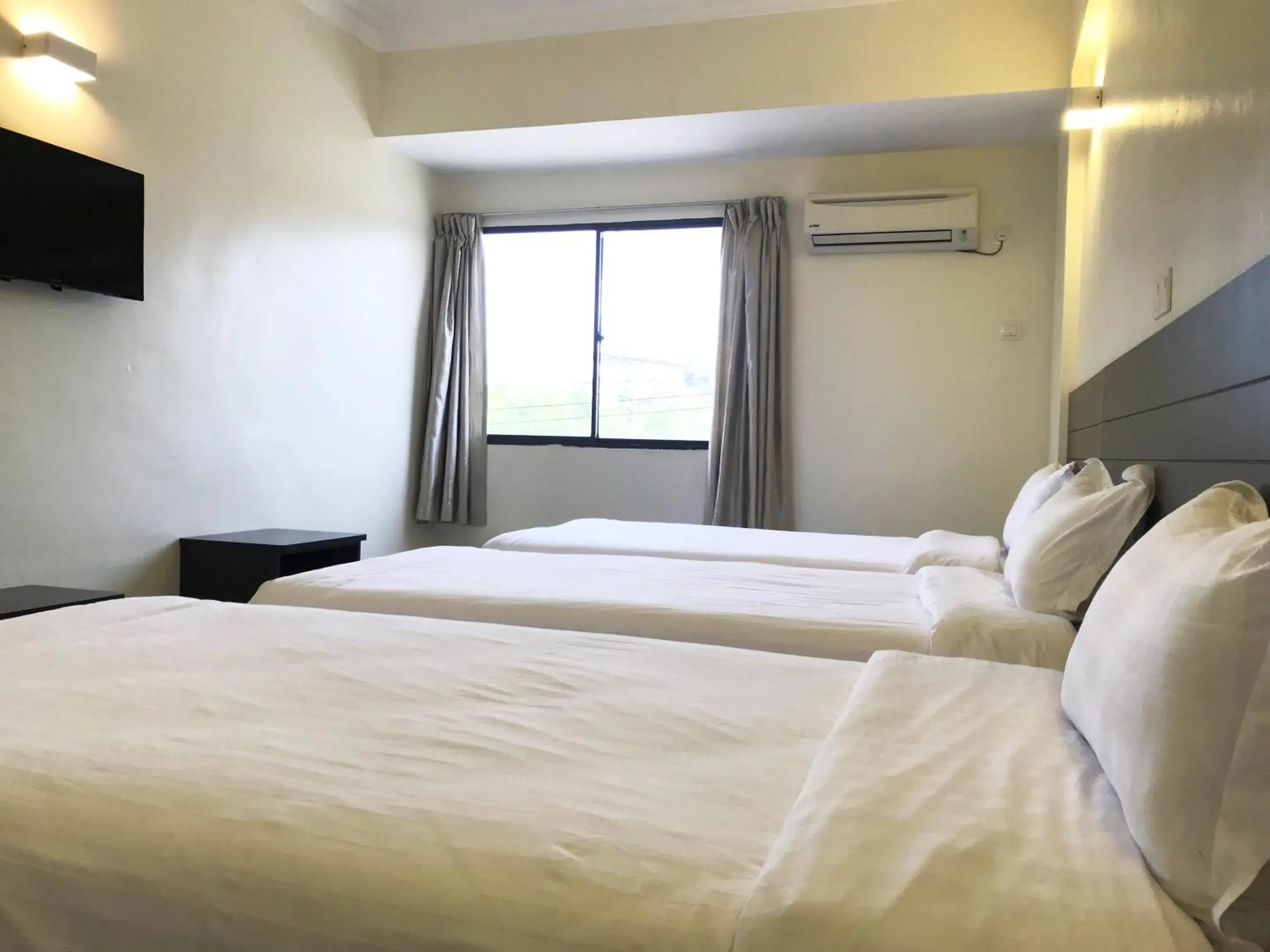 Bed in Hotel Sitiawan