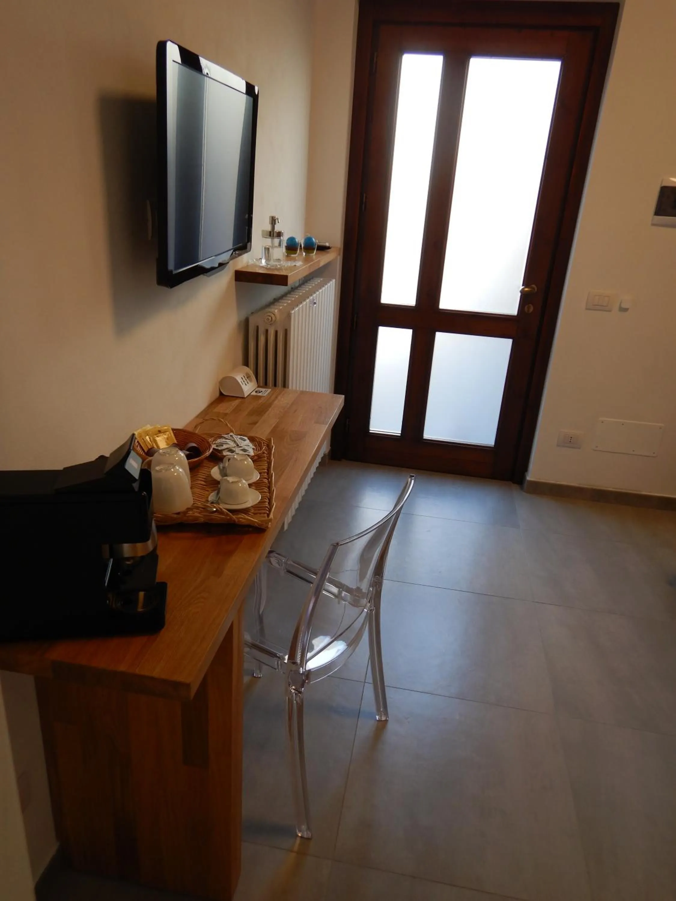 Photo of the whole room in 3per3