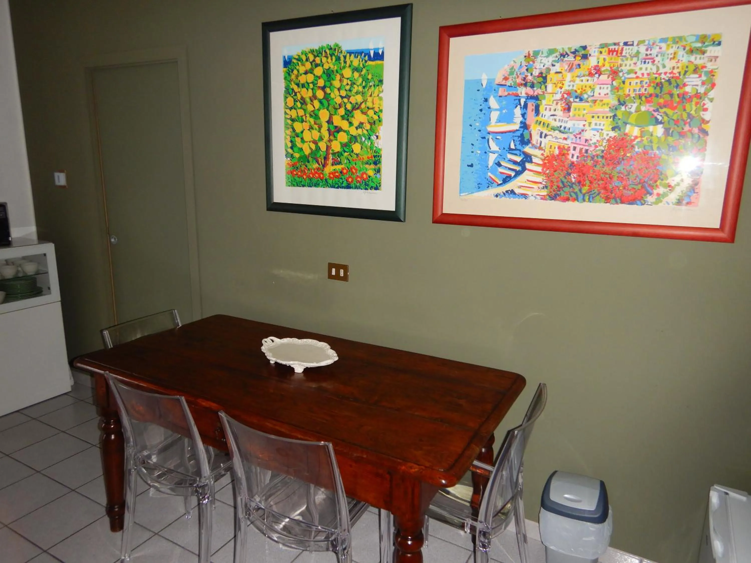 Dining area in 3per3