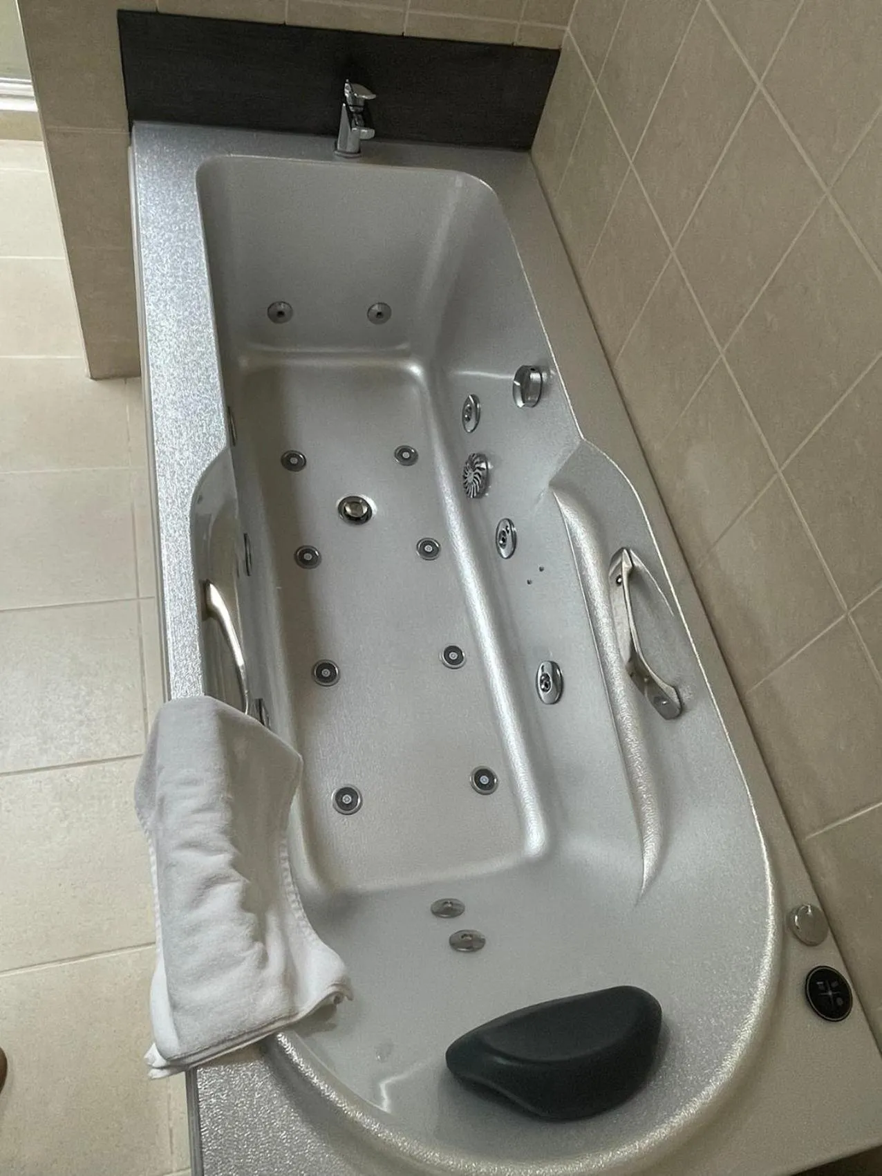 Bathroom in Alpha Motel with Spa-Bath