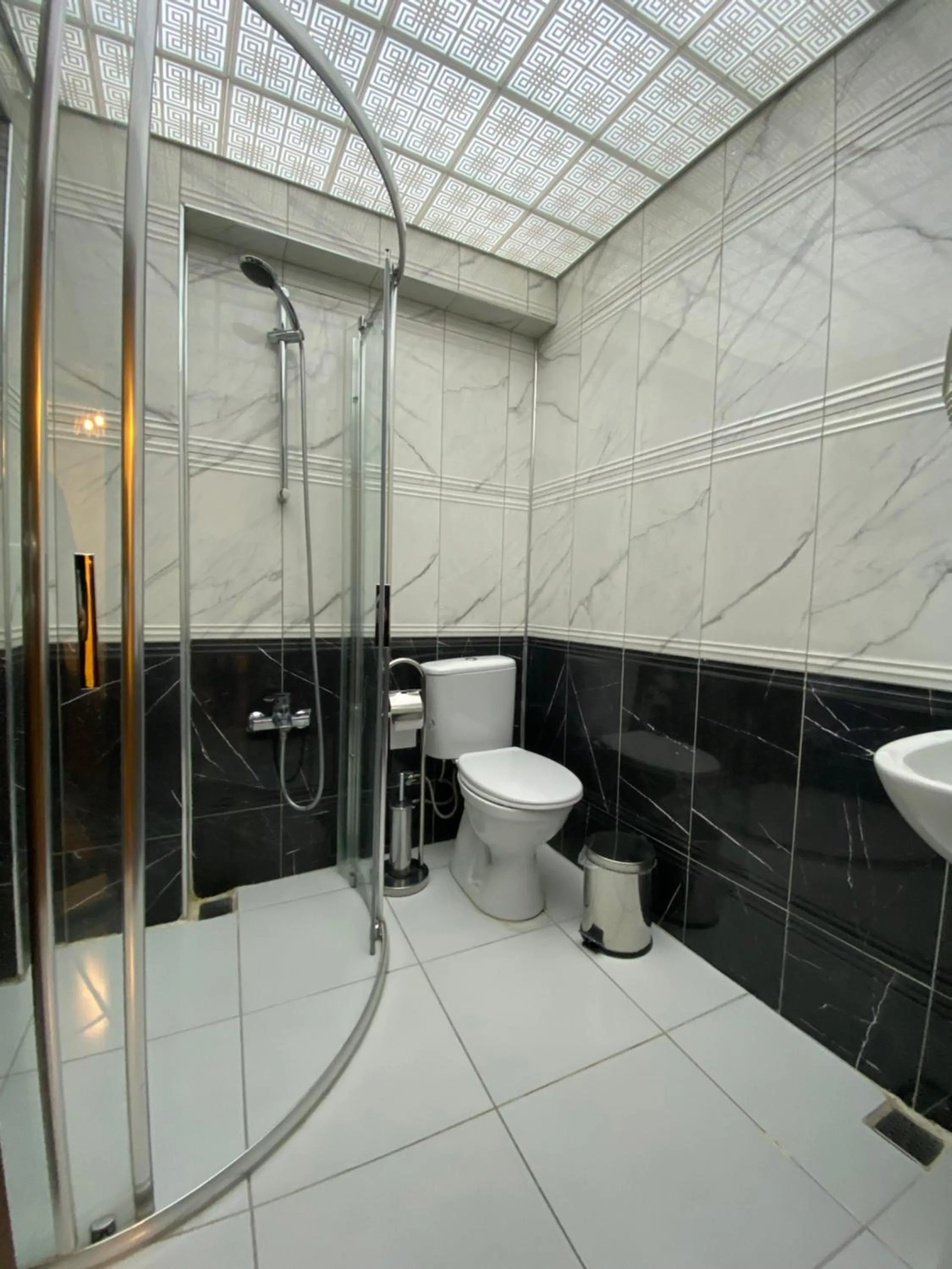 Shower in Ziyagil Konağı