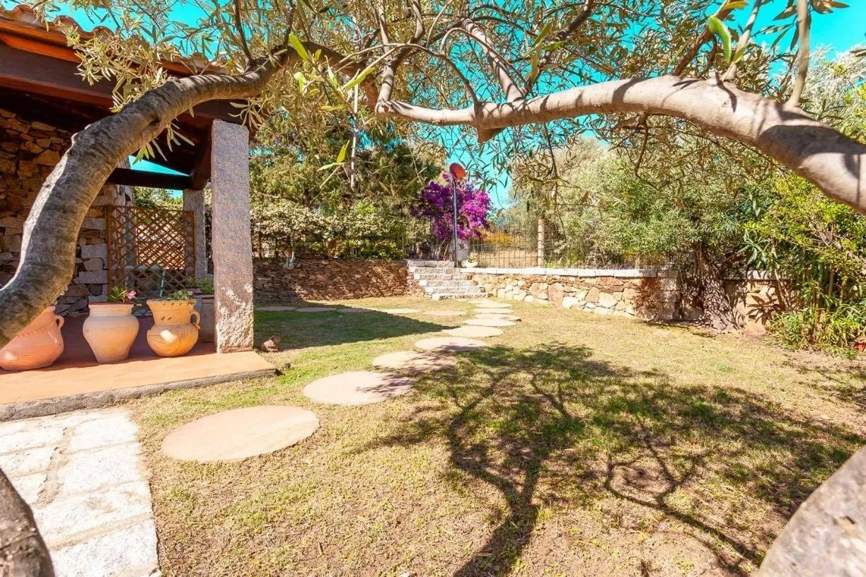 Property building in B&B Pettirosso Garden