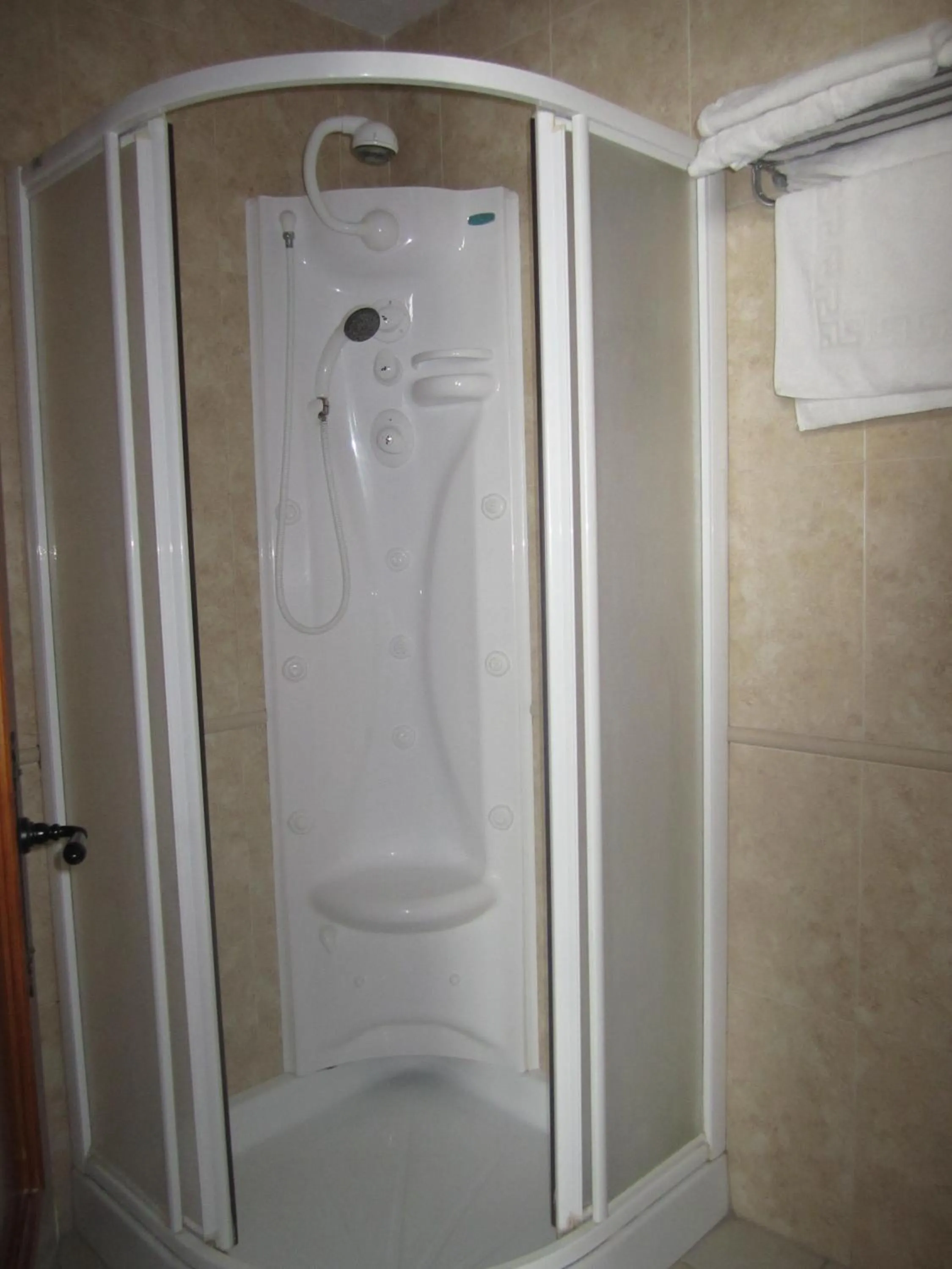 Bathroom in Hostal La Conileña