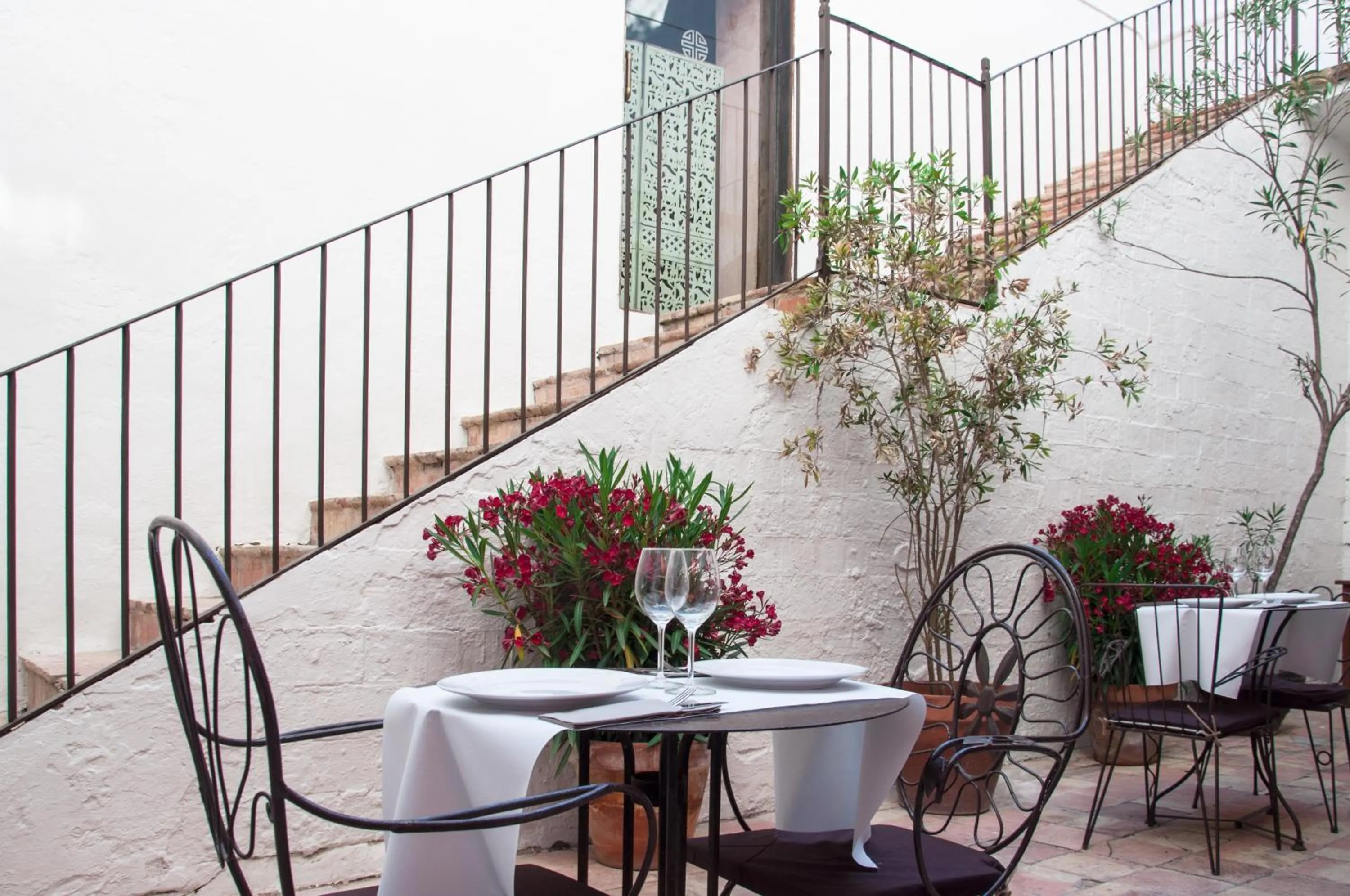 Restaurant/places to eat in Hotel Hanoi