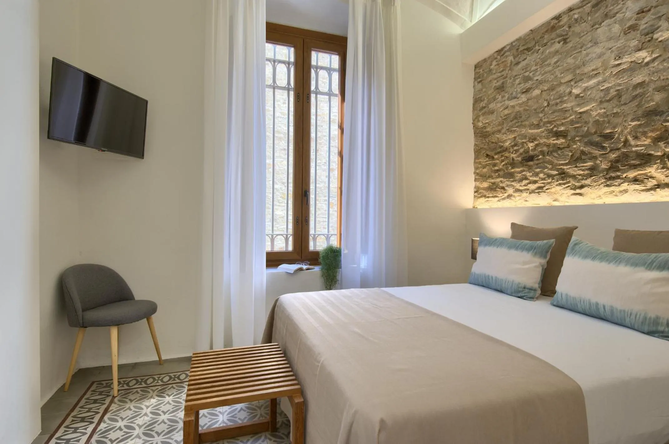 Bedroom, Bed in Hotel Hanoi