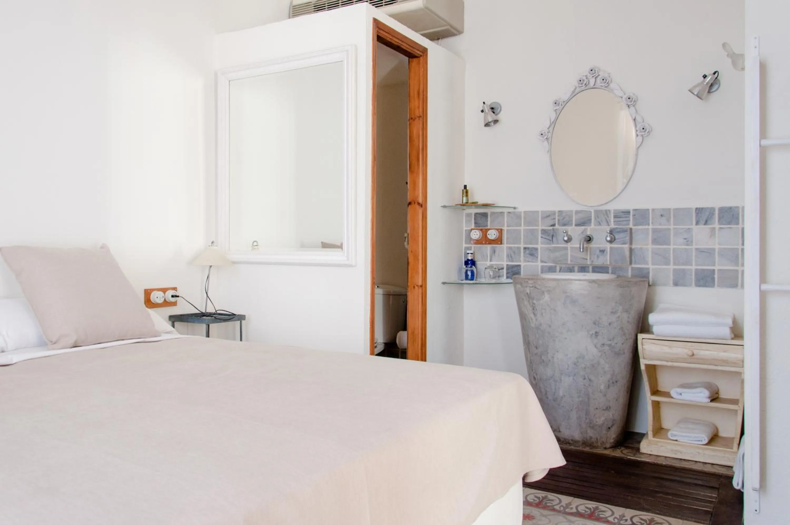 Decorative detail, Bed in Hotel Hanoi