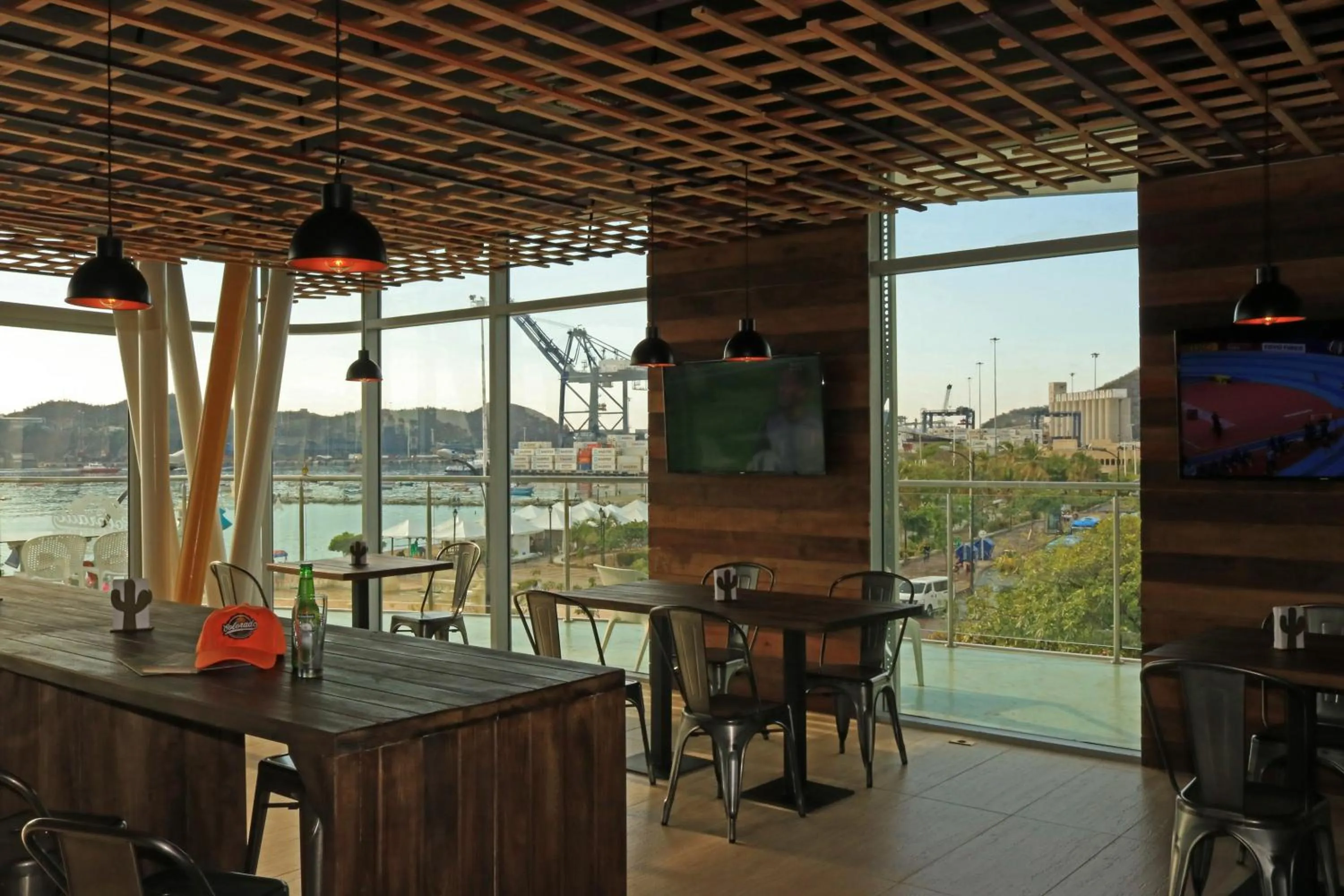 Restaurant/places to eat in Bonita Bay Concept Hotel by Xarm Hotels