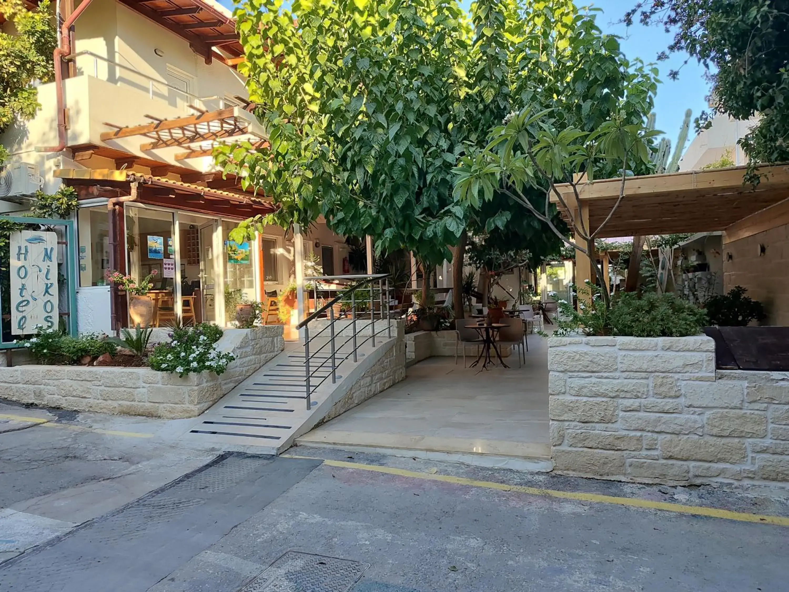 Nikos Hotel Nikos Hotel