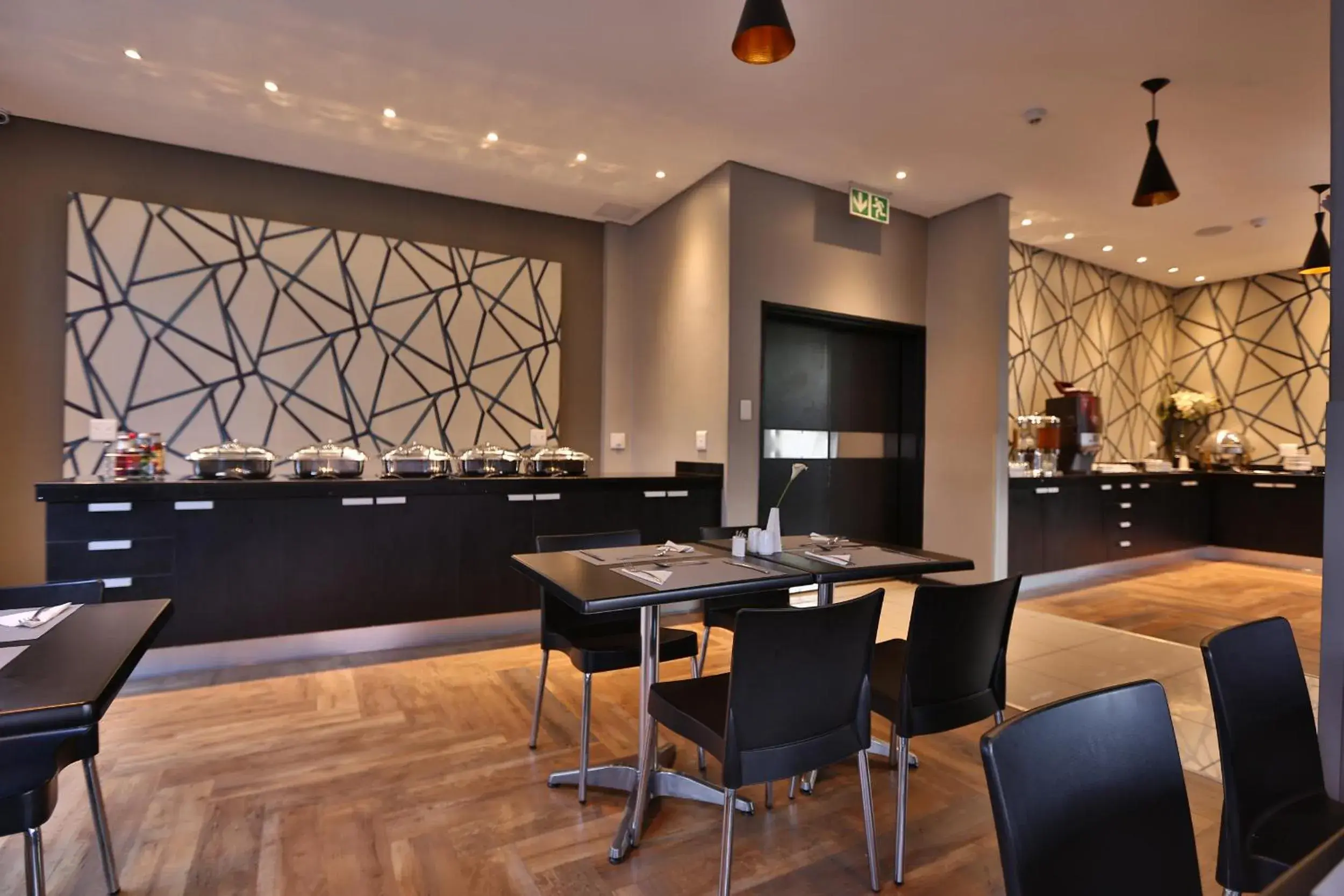 Restaurant/places to eat in Inani Hotel Morning Star Restaurant/places to eat in Inani Hotel Morning Star