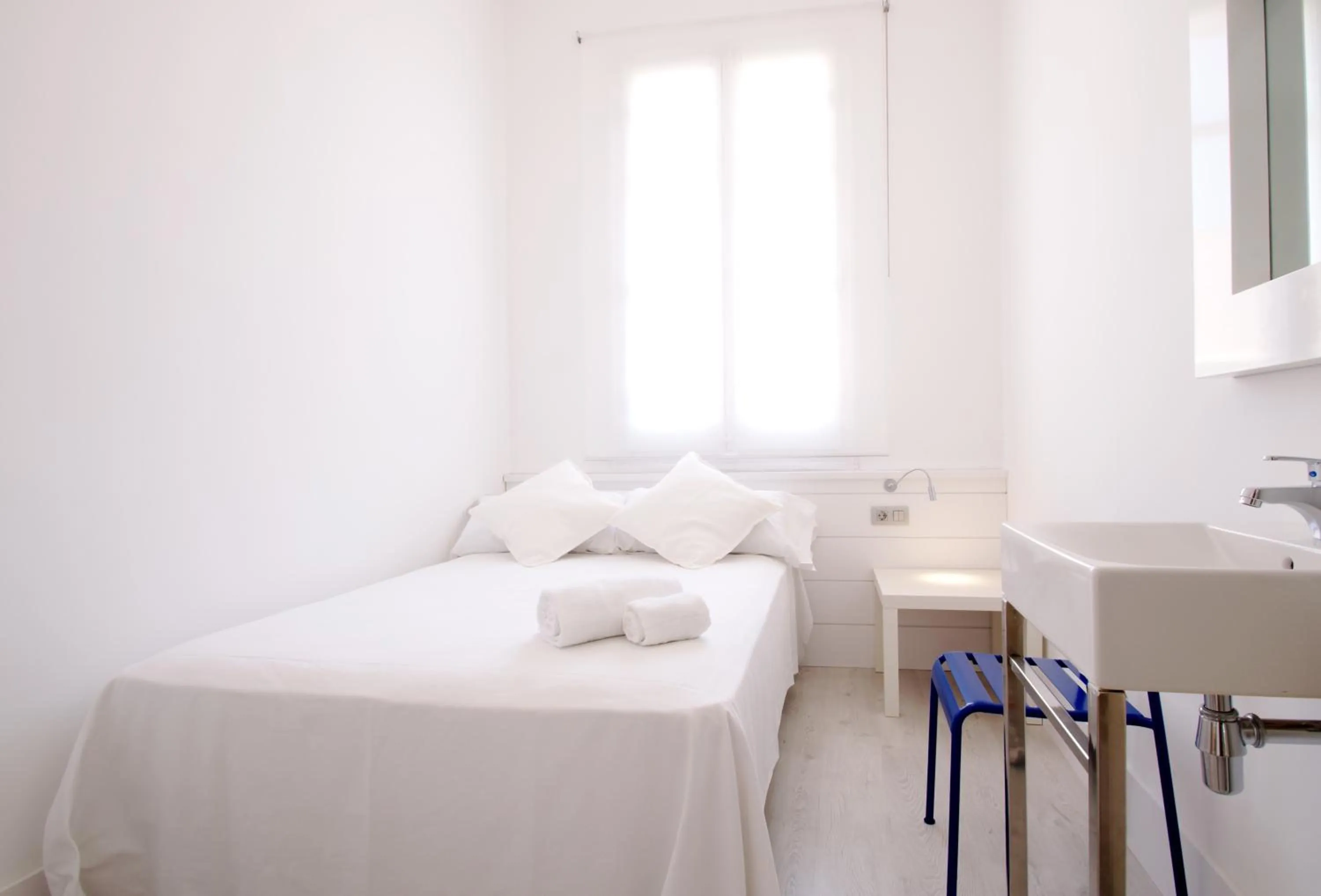 Spring, Bed in Express by gaiarooms