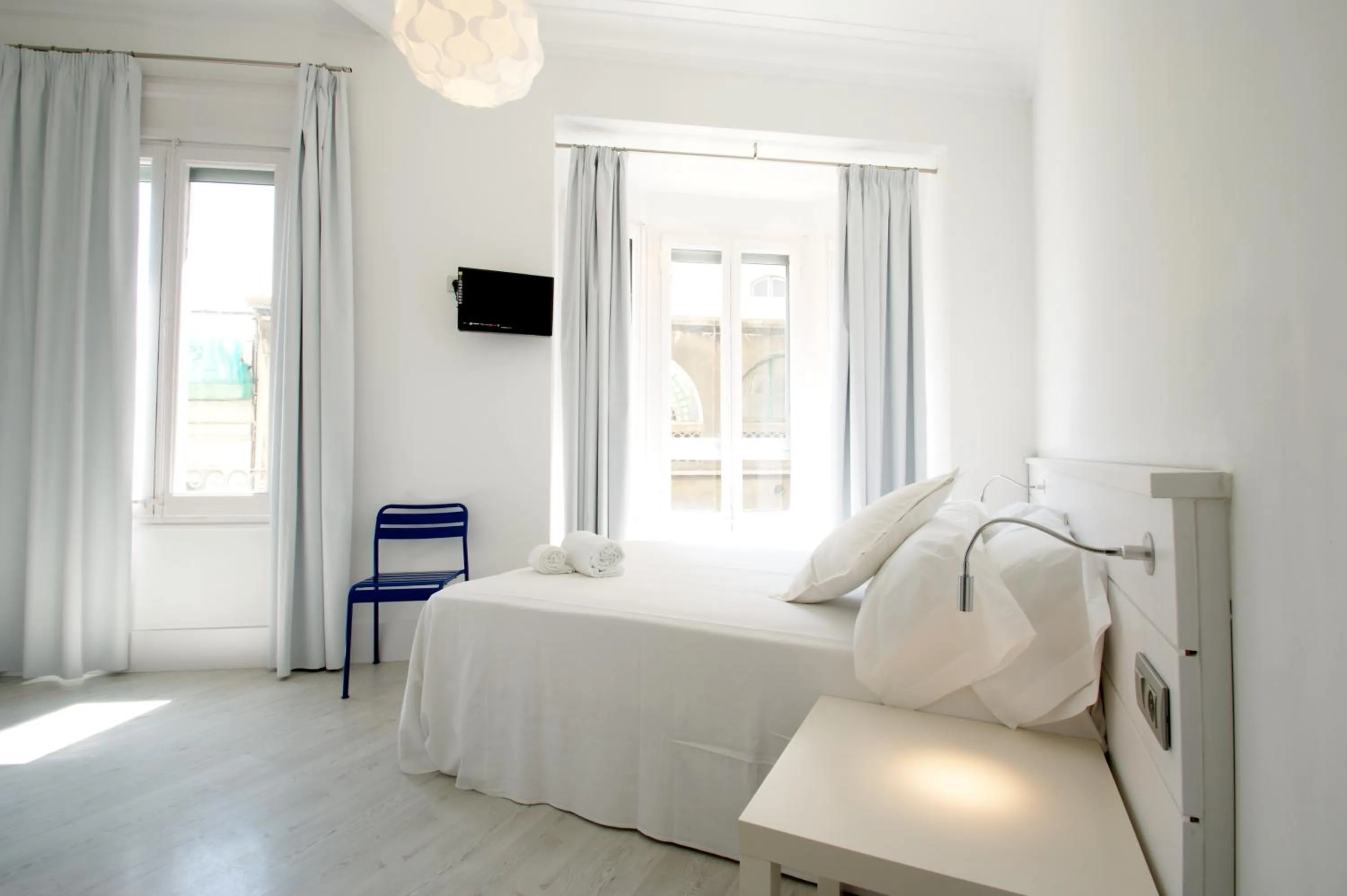 Spring, Bed in Express by gaiarooms