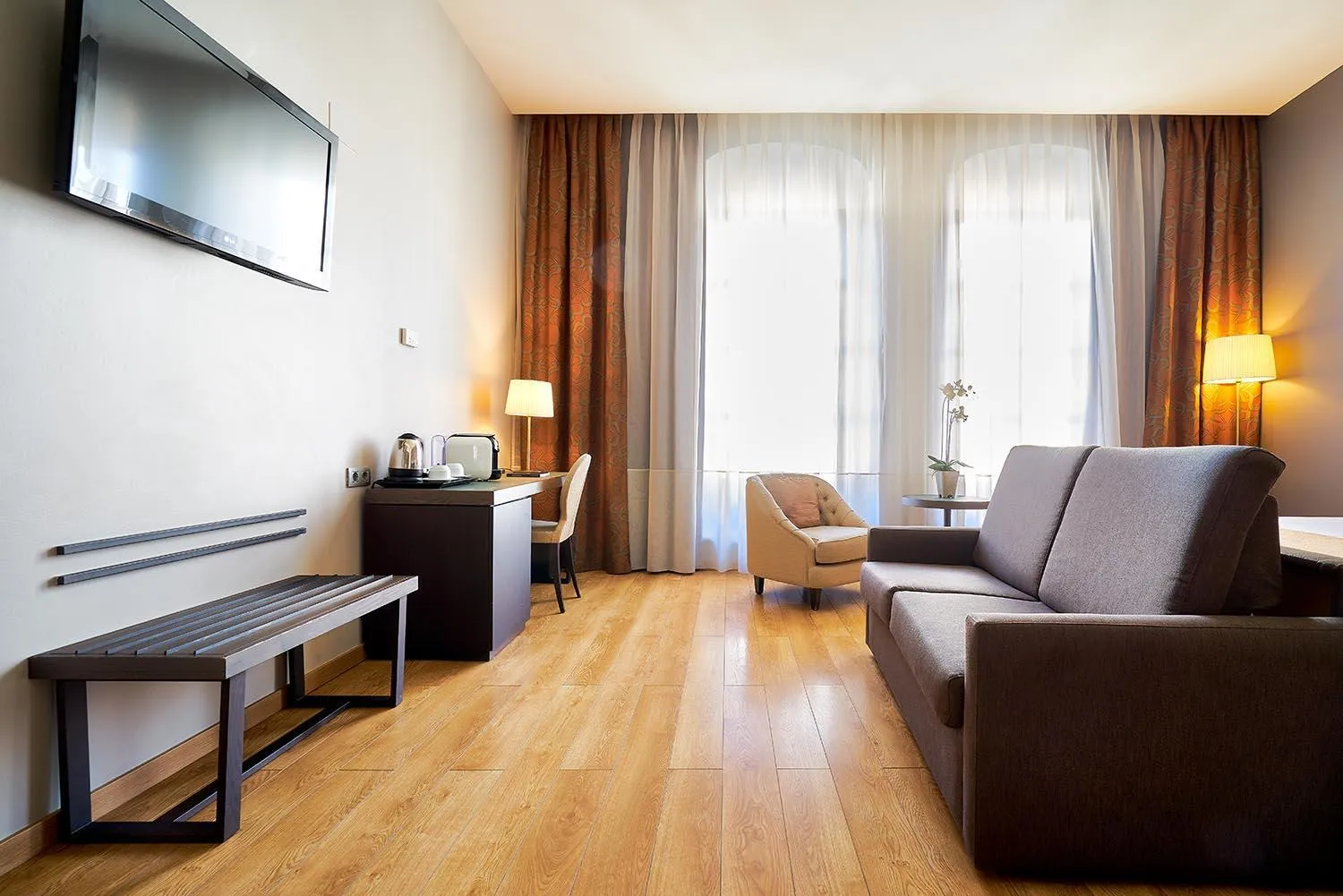 TV and multimedia in Eurostars Patios de Cordoba