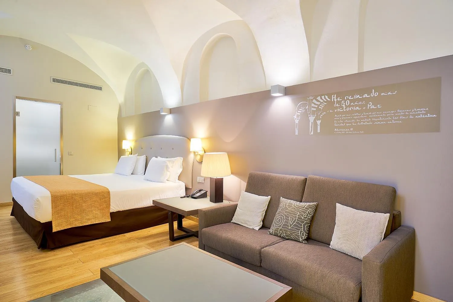 Photo of the whole room, Bed in Eurostars Patios de Cordoba