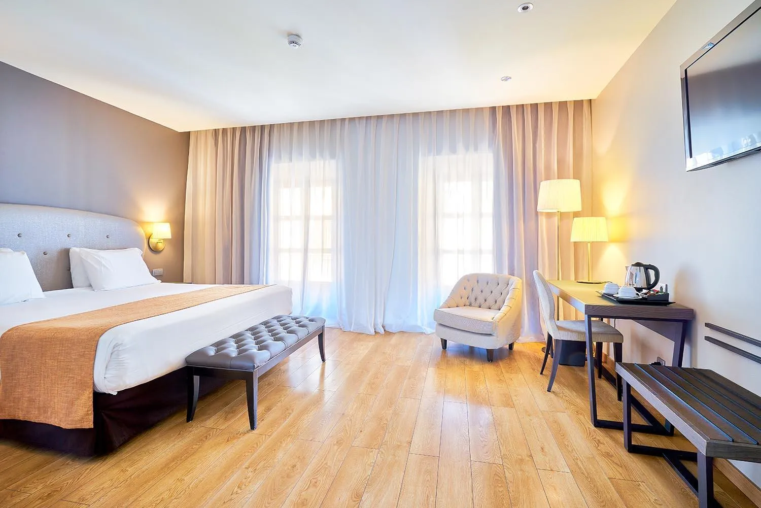 Photo of the whole room, Bed in Eurostars Patios de Cordoba