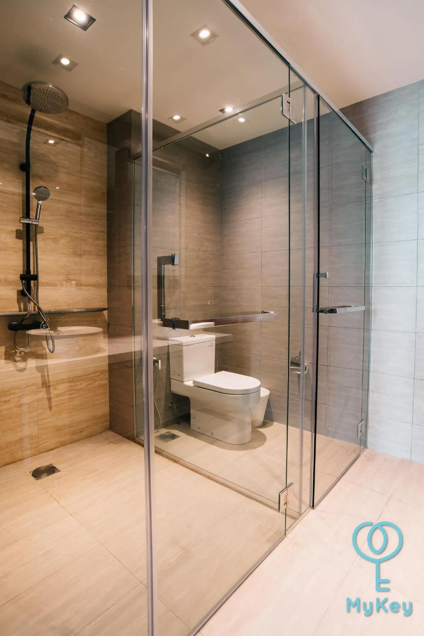 Shower in Expressionz Professional Suites by MyKey