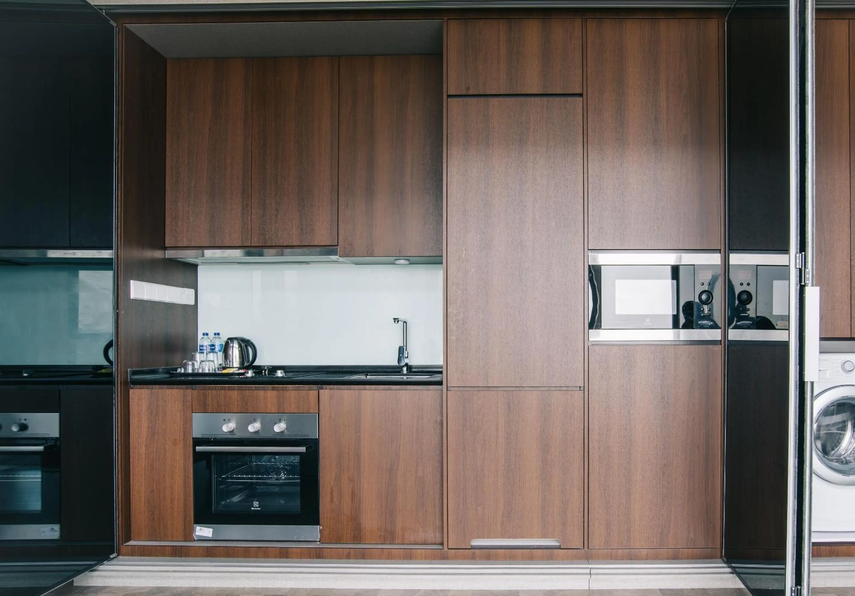 Expressionz Professional Suites by MyKey