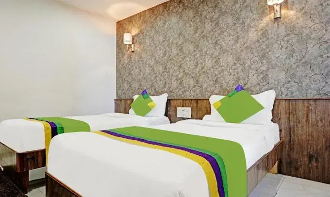 Bed in Hotel Varsha Palace Bed in Hotel Varsha Palace