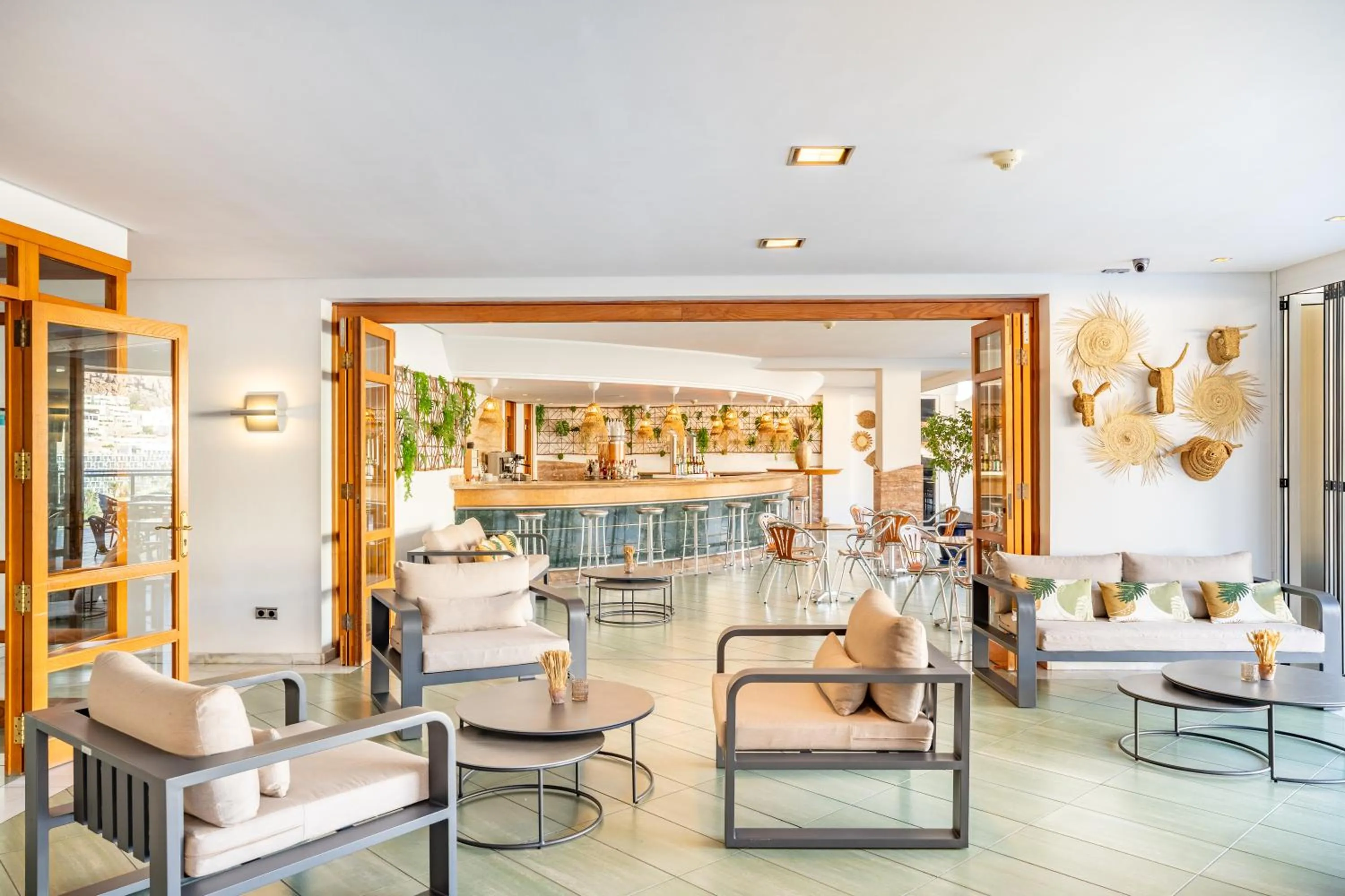 Lounge or bar in Apartamentos Cabau Cala Nova