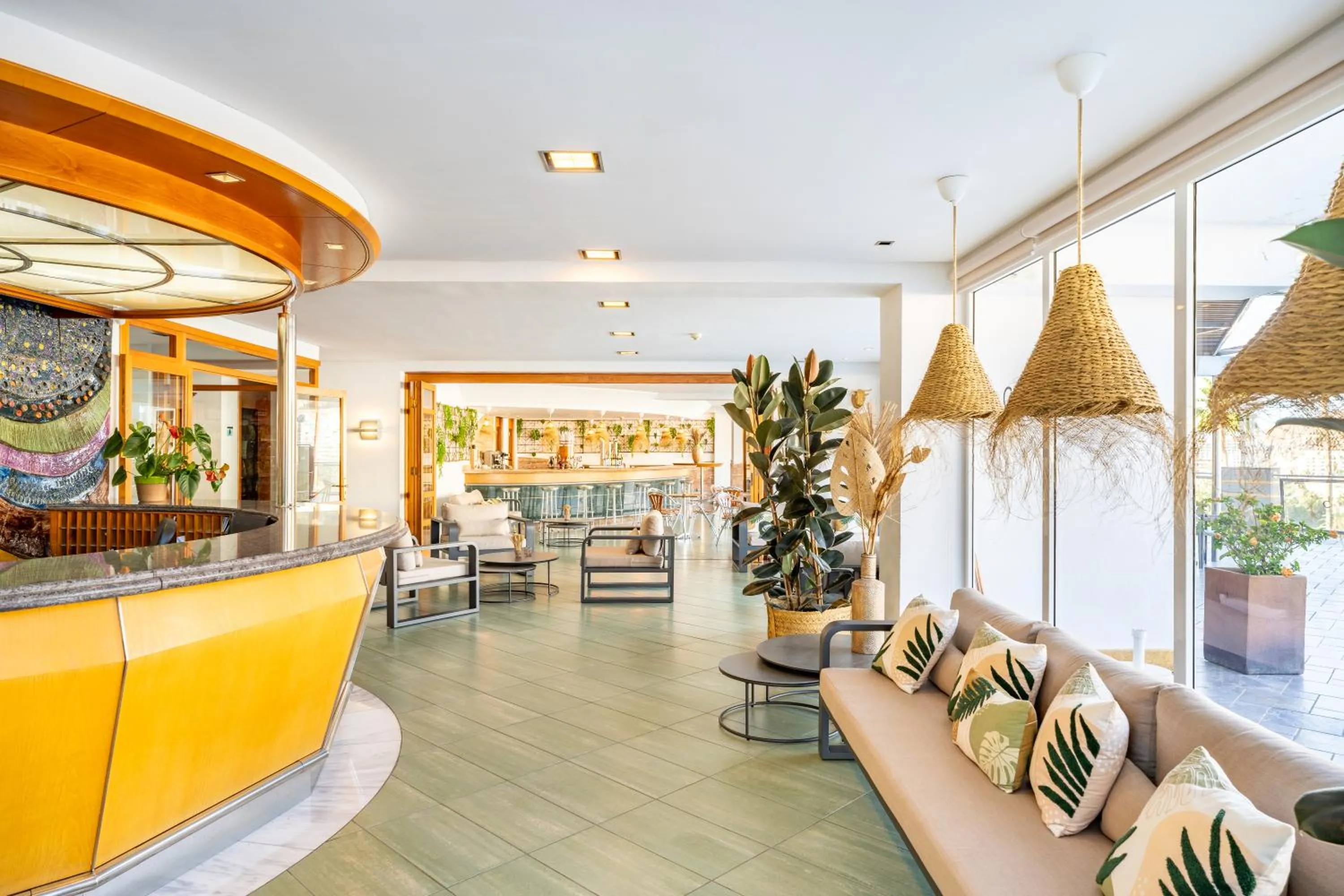 Lobby or reception in Apartamentos Cabau Cala Nova