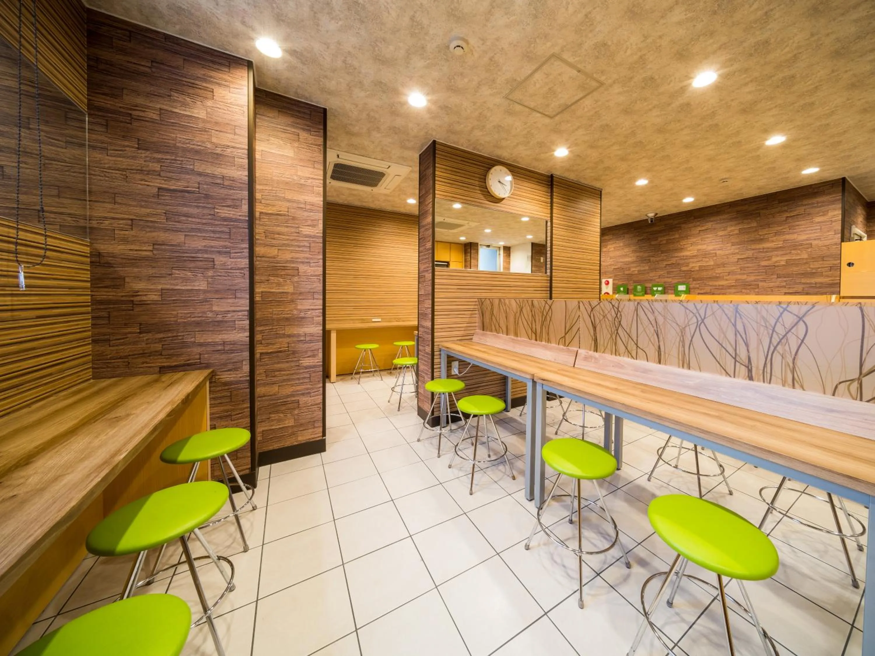 Super Hotel Yokkaichi Route 1