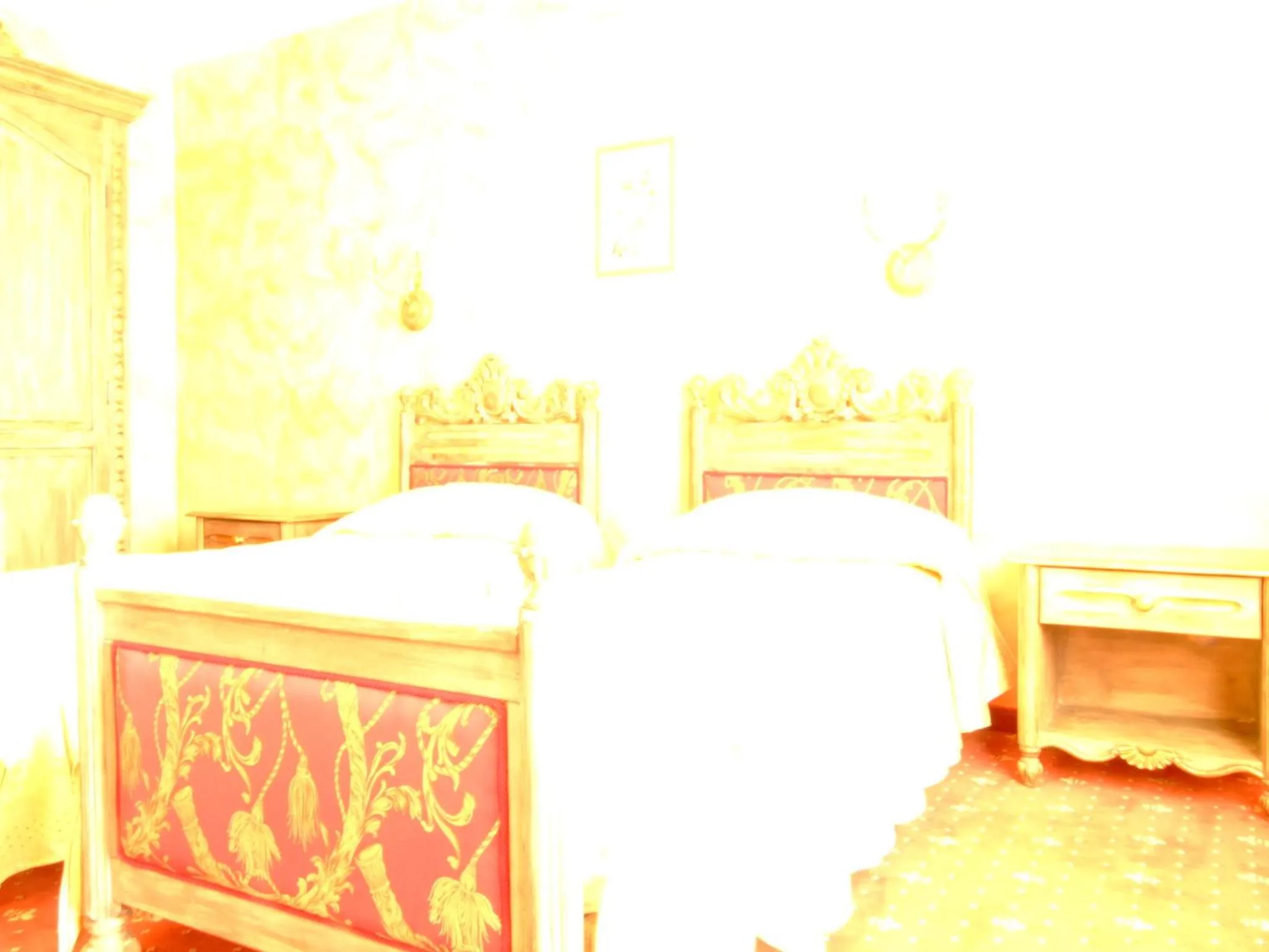 Photo of the whole room, Bed in Hotel Royal