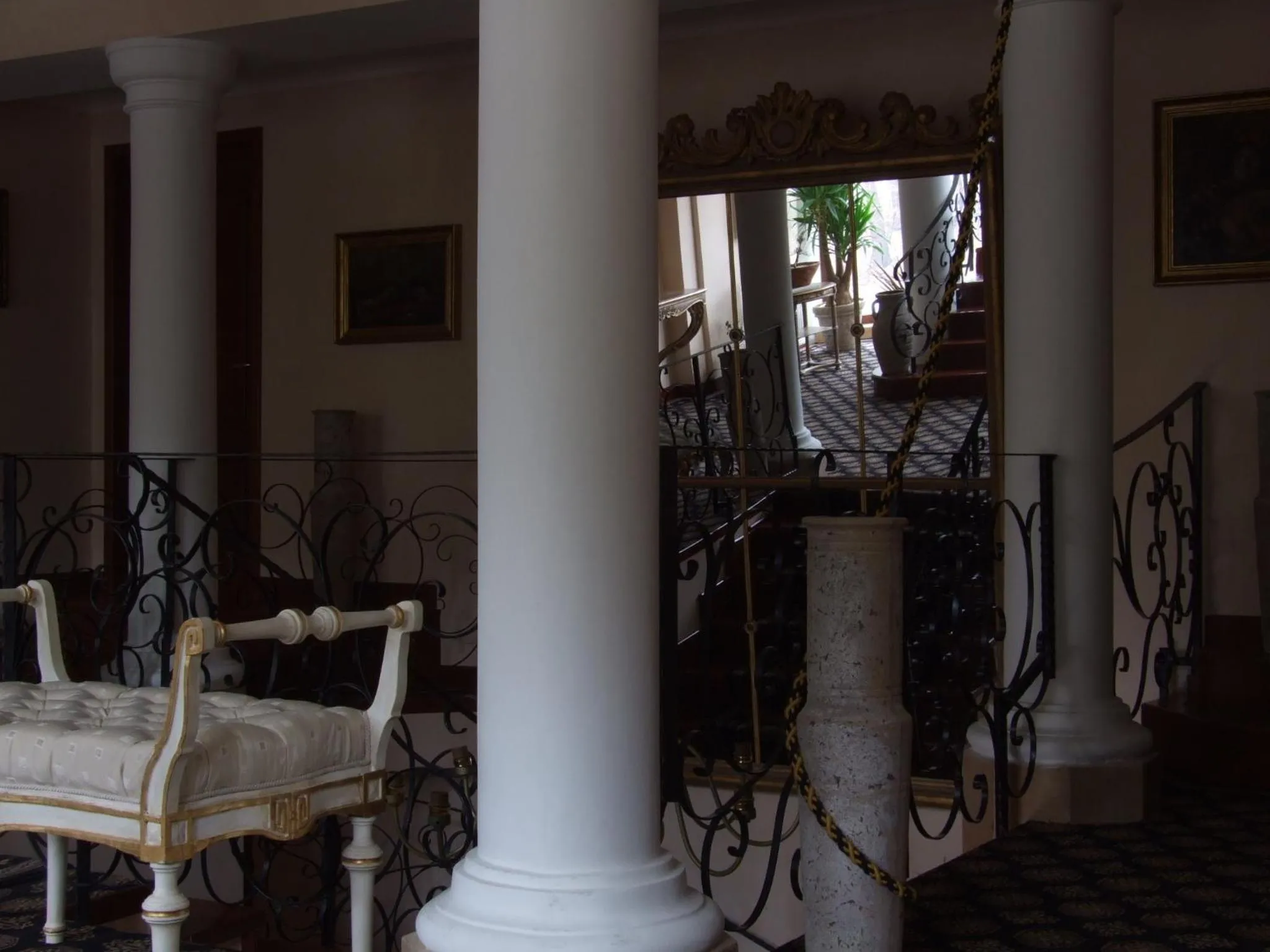 Decorative detail in Hotel Royal