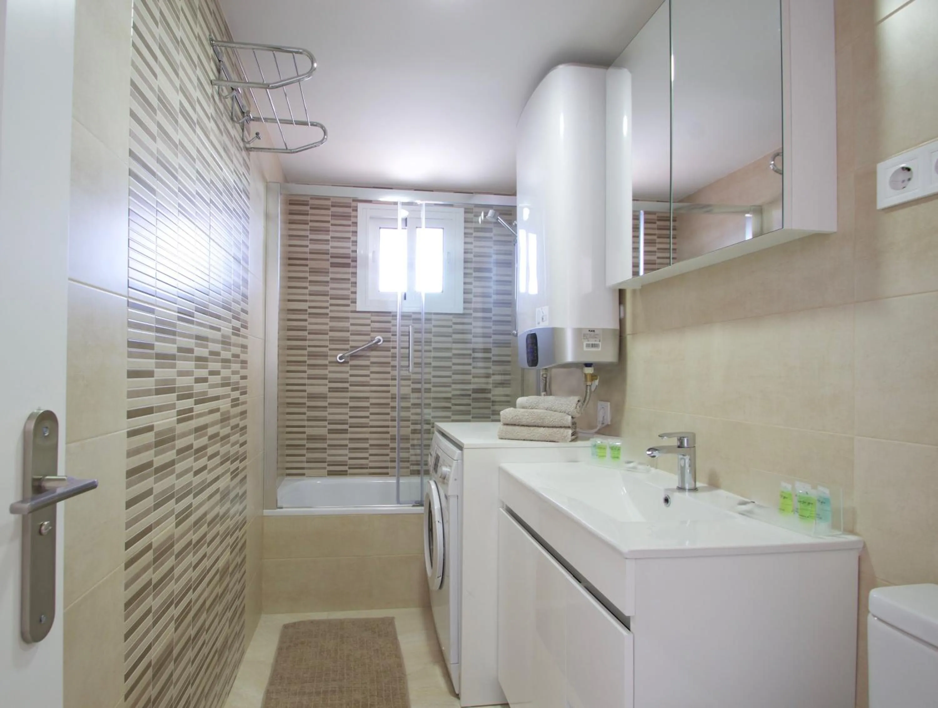 R&E apartment