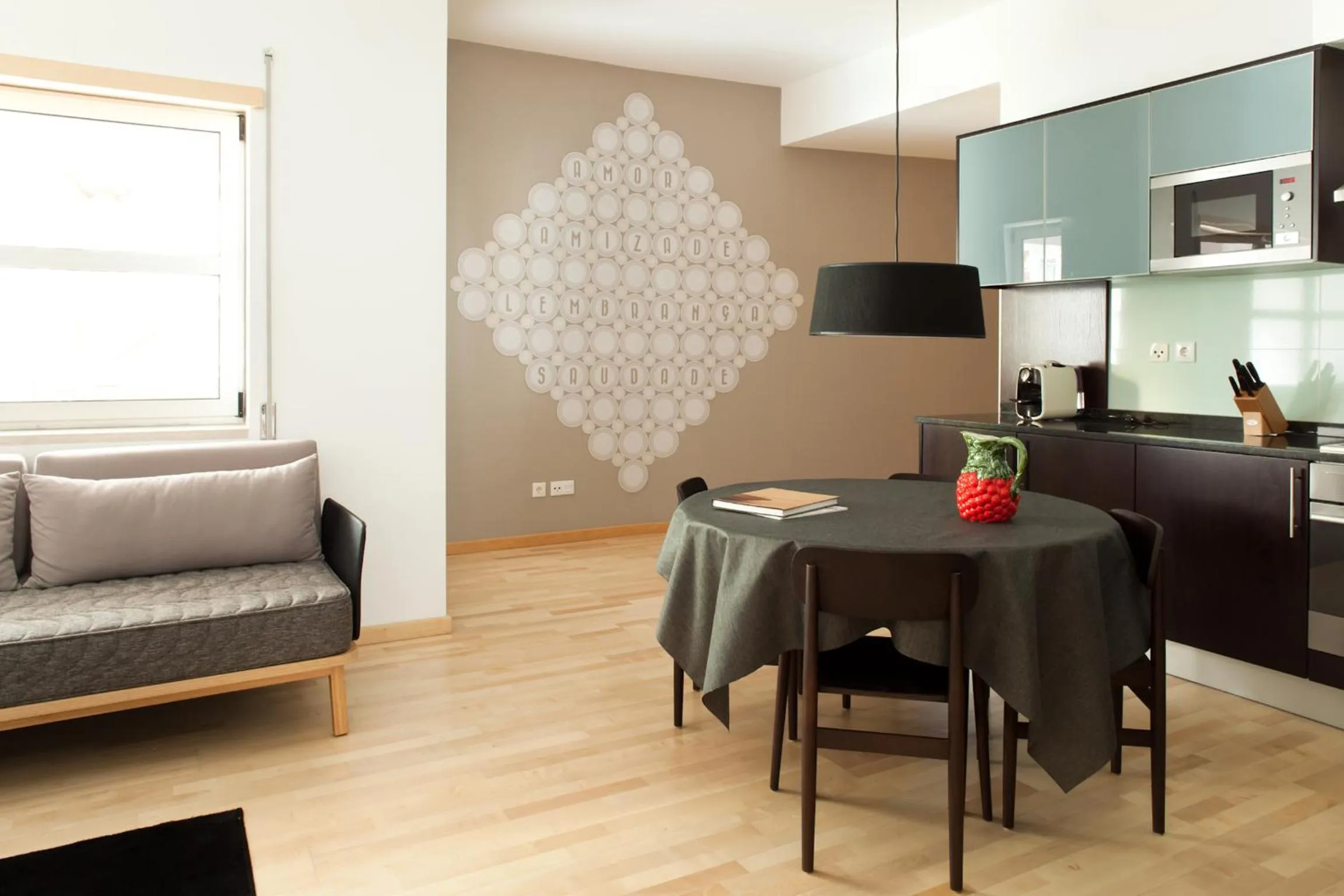 Photo of the whole room in The Lisbonaire Apartments