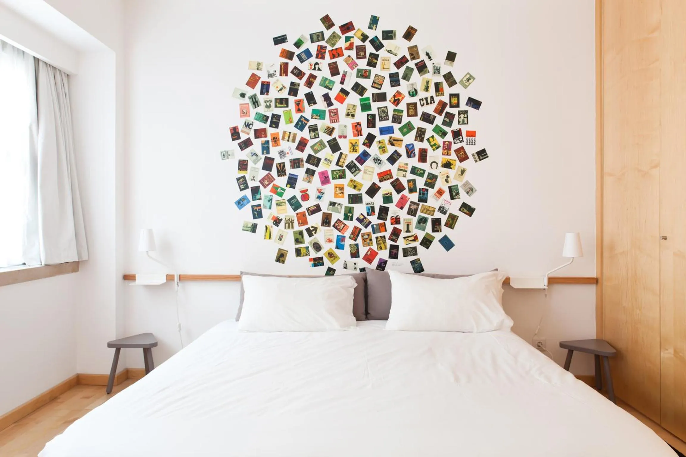 Bed in The Lisbonaire Apartments