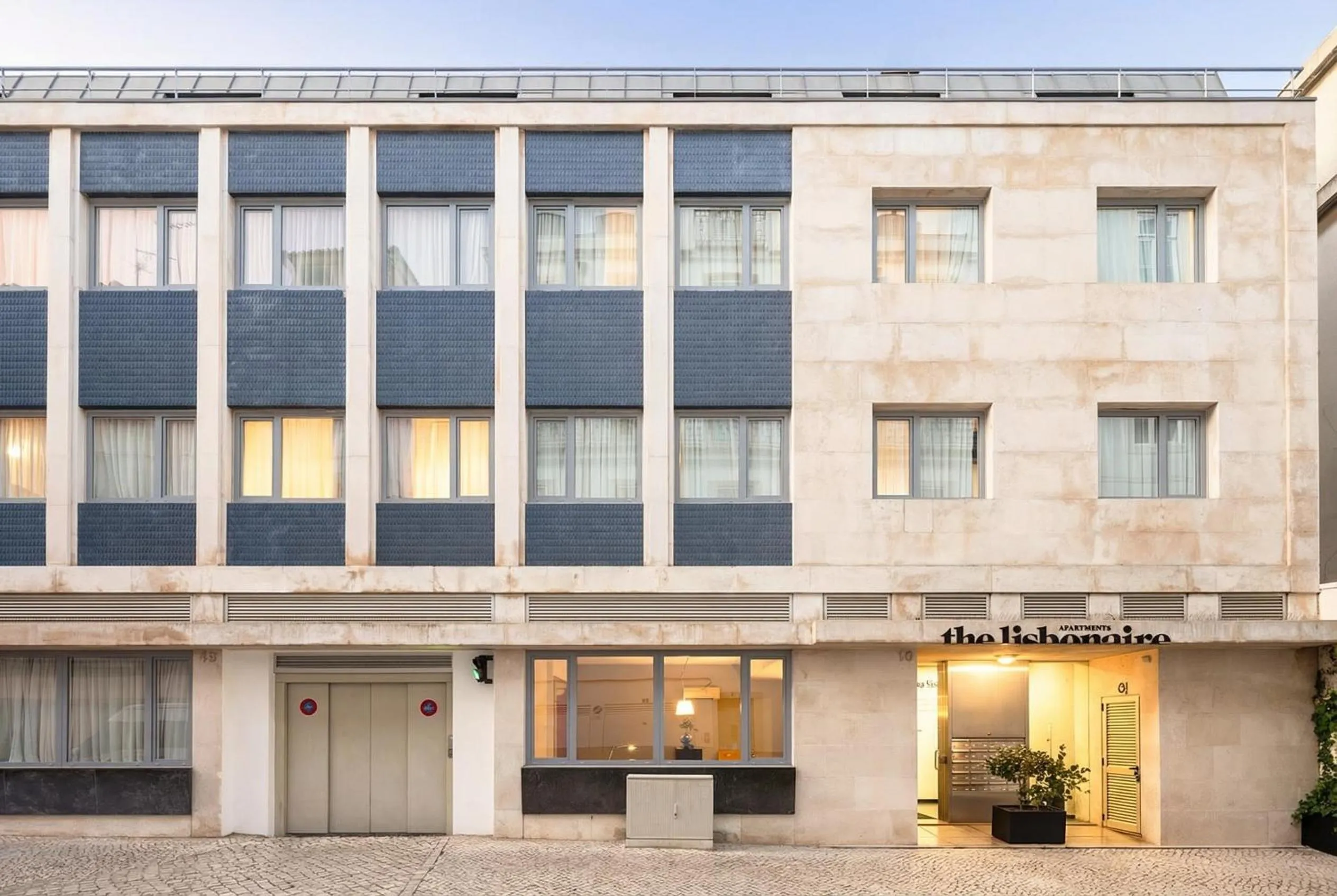 Property building in The Lisbonaire Apartments