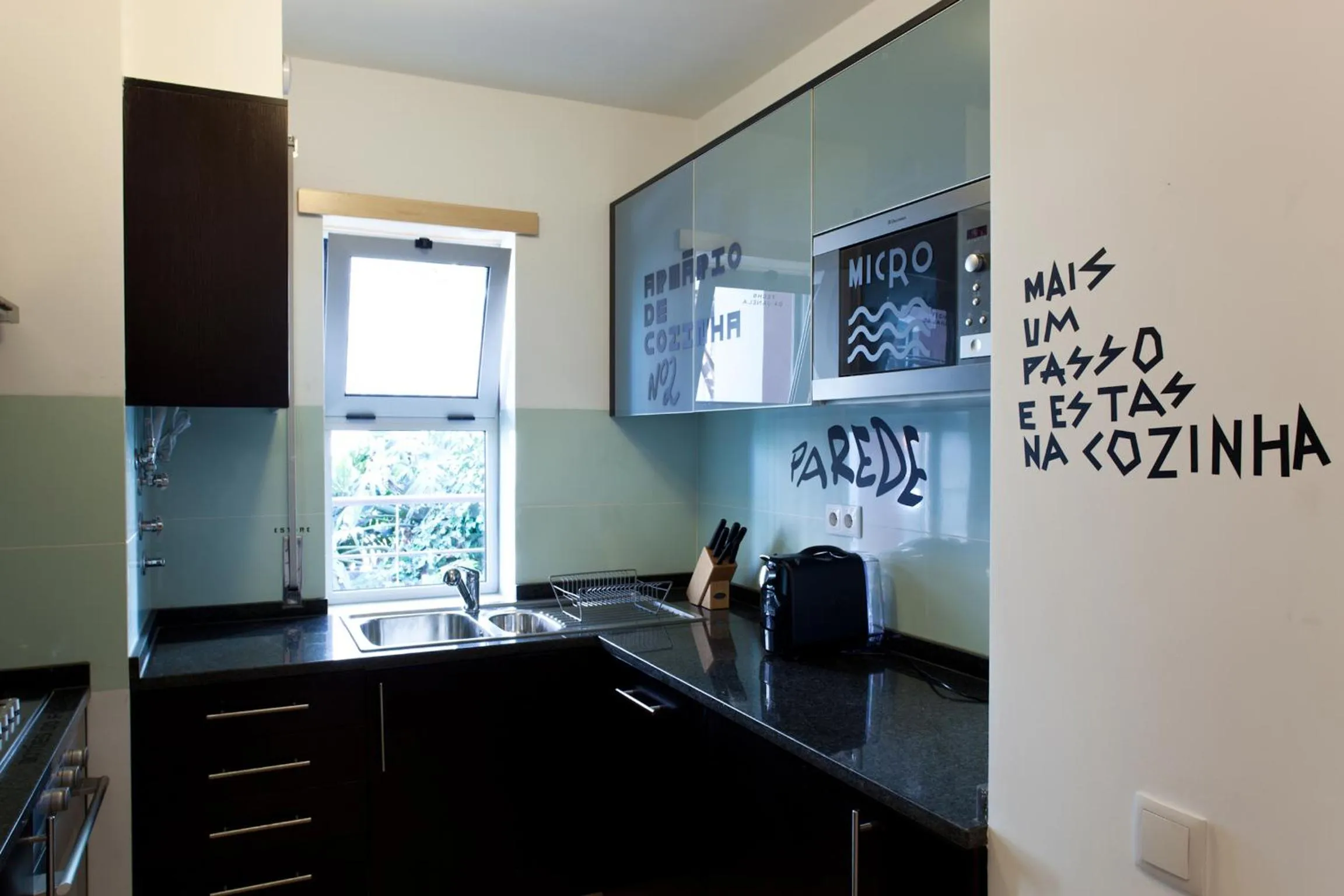 Photo of the whole room in The Lisbonaire Apartments