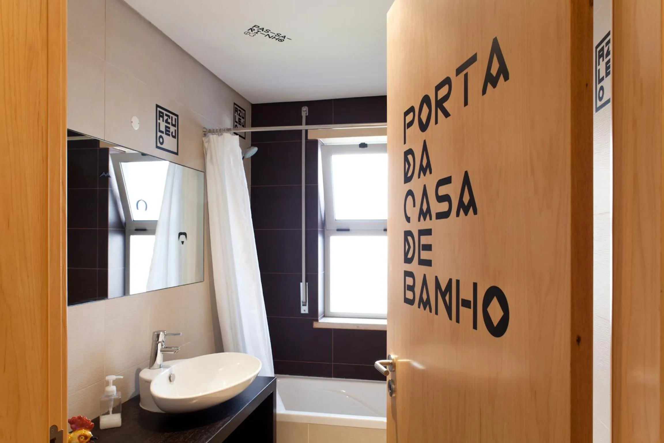 Bathroom in The Lisbonaire Apartments