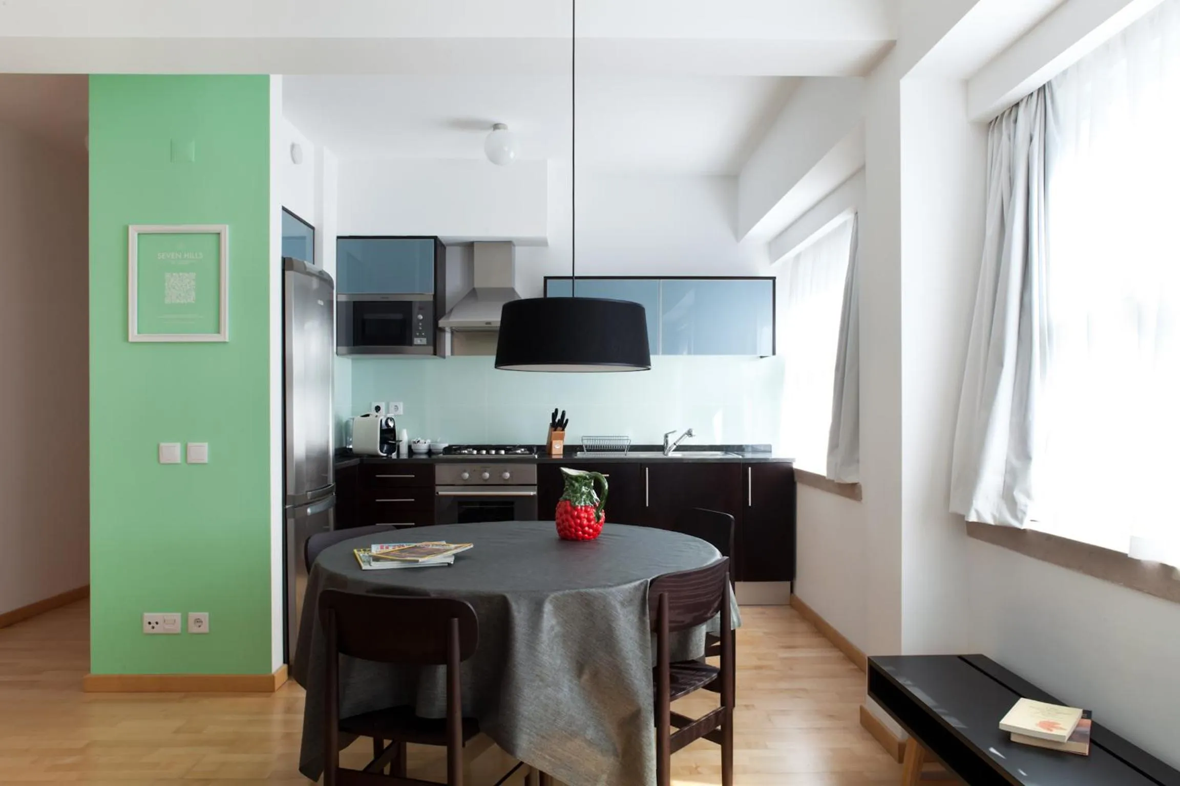 Kitchen or kitchenette in The Lisbonaire Apartments