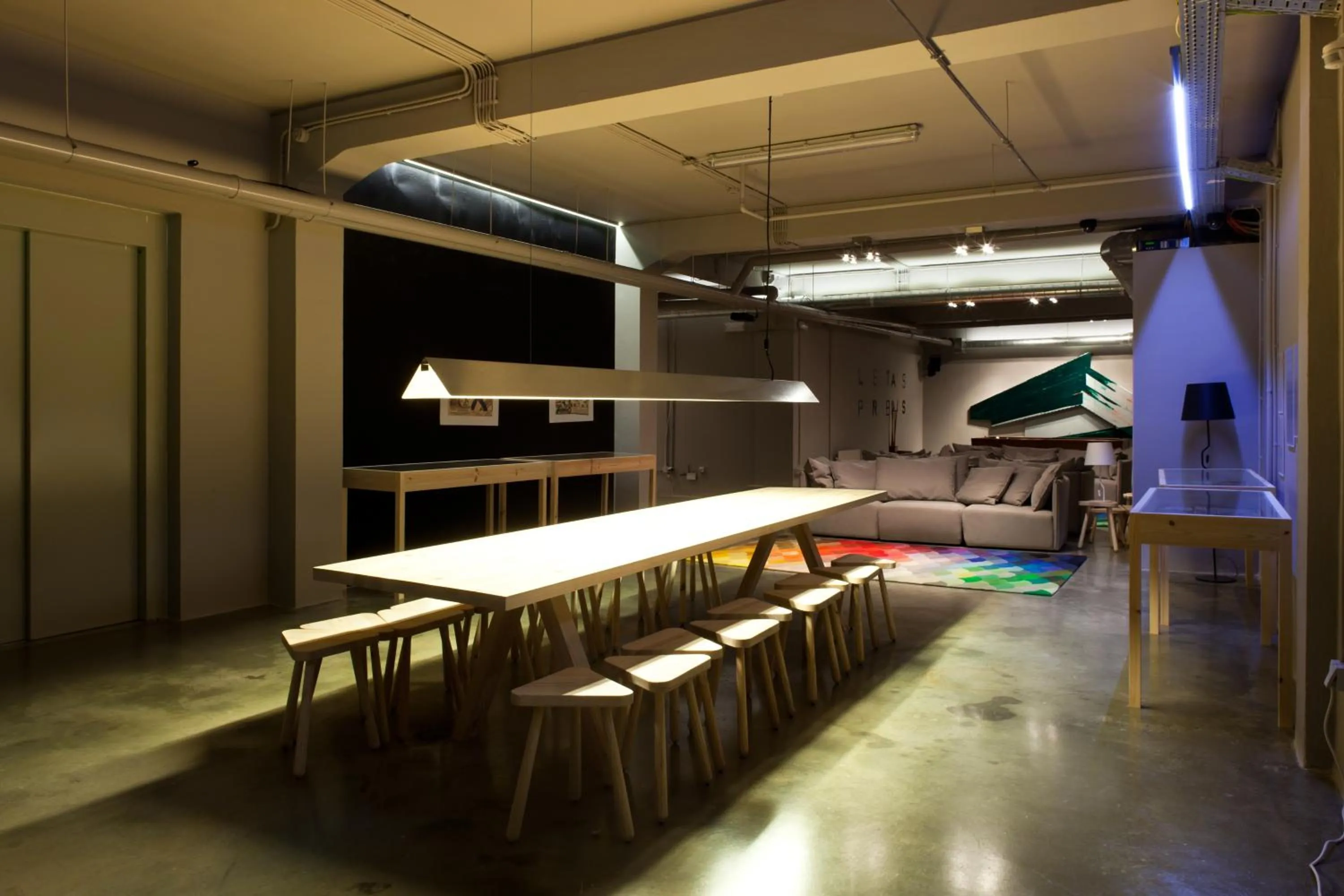 Lounge or bar in The Lisbonaire Apartments