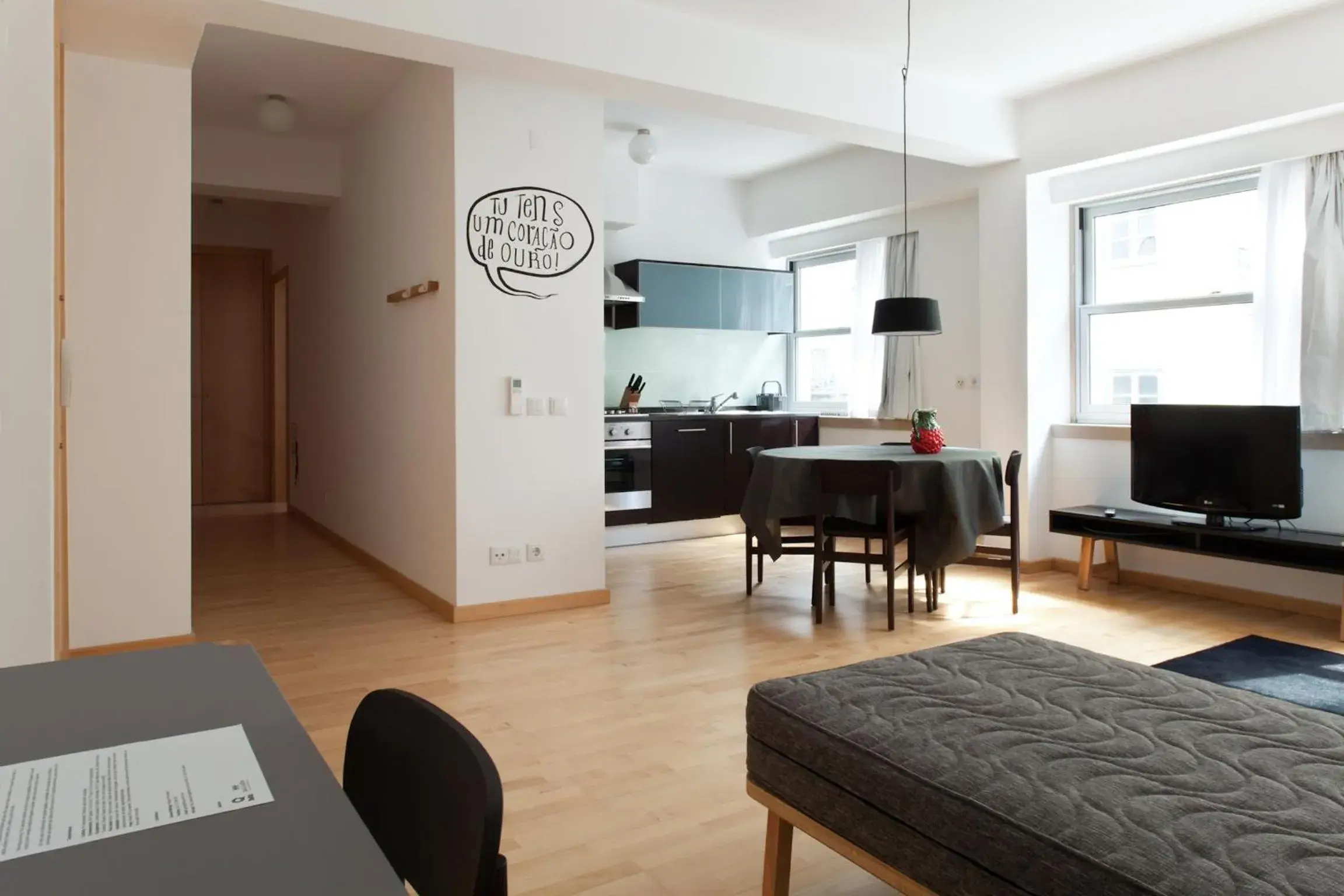 One-Bedroom Apartment in The Lisbonaire Apartments One-Bedroom Apartment in The Lisbonaire Apartments