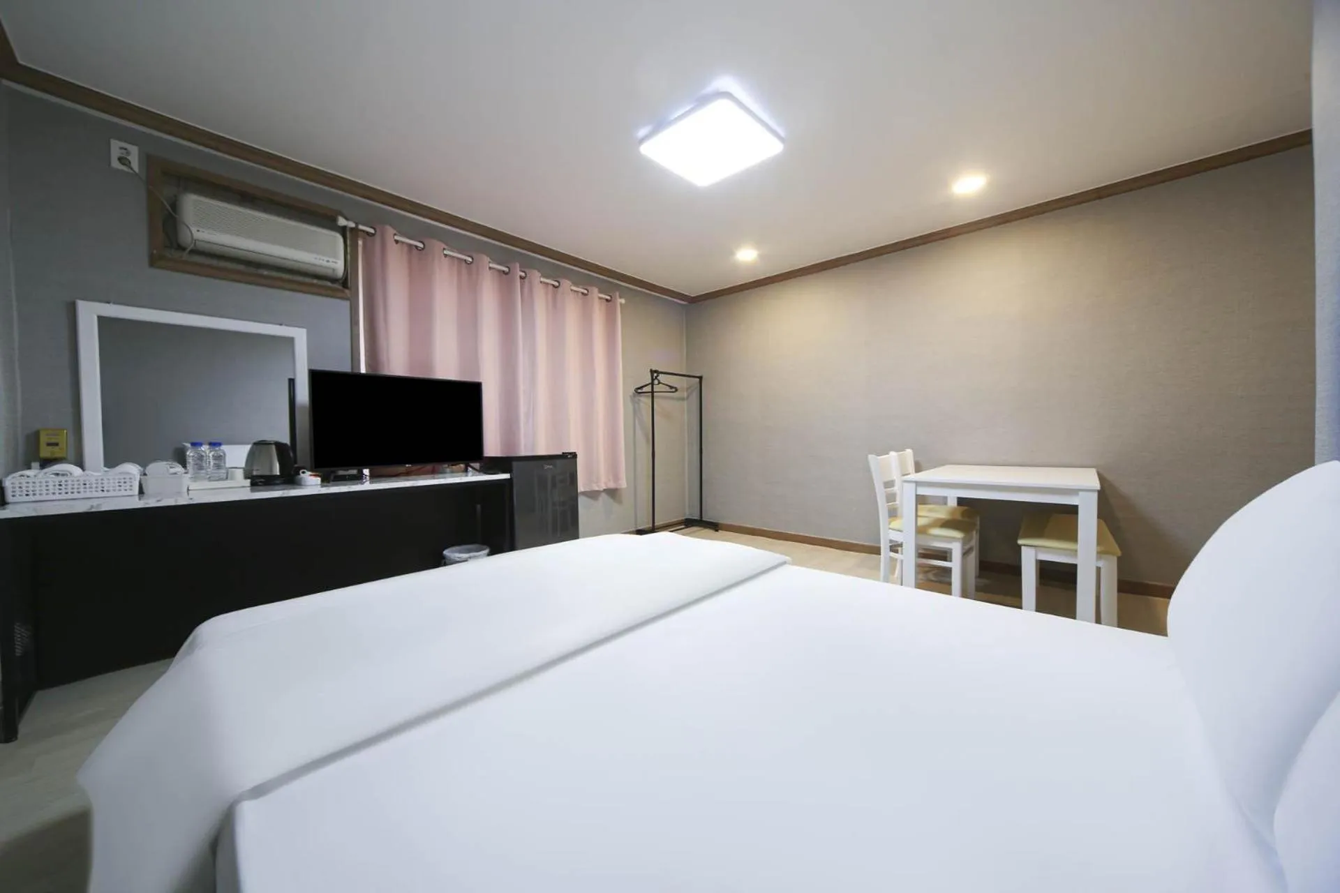 Bed in Seorak HOT Spring Mammoth Resotel