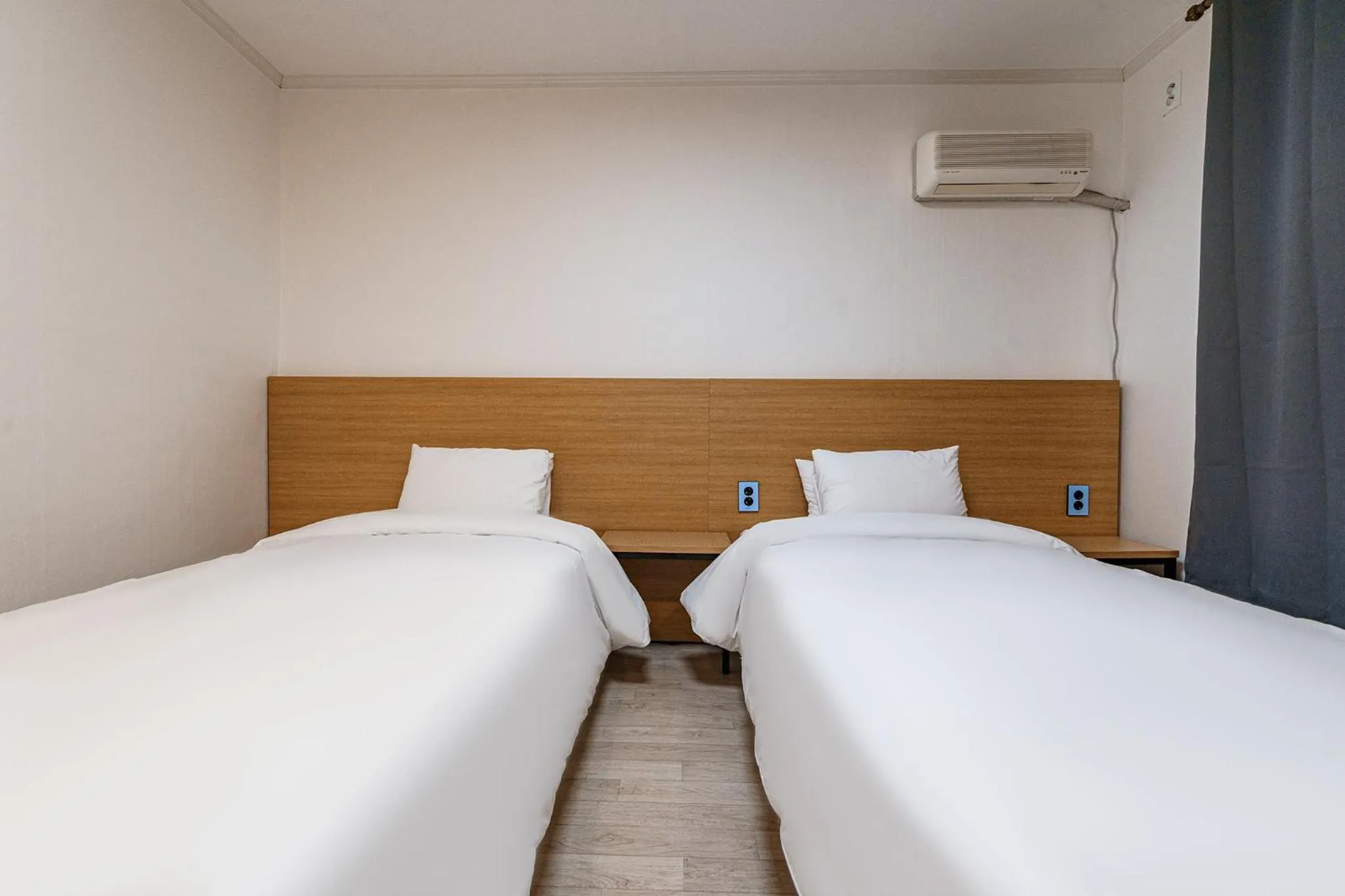 Bed in Seorak HOT Spring Mammoth Resotel