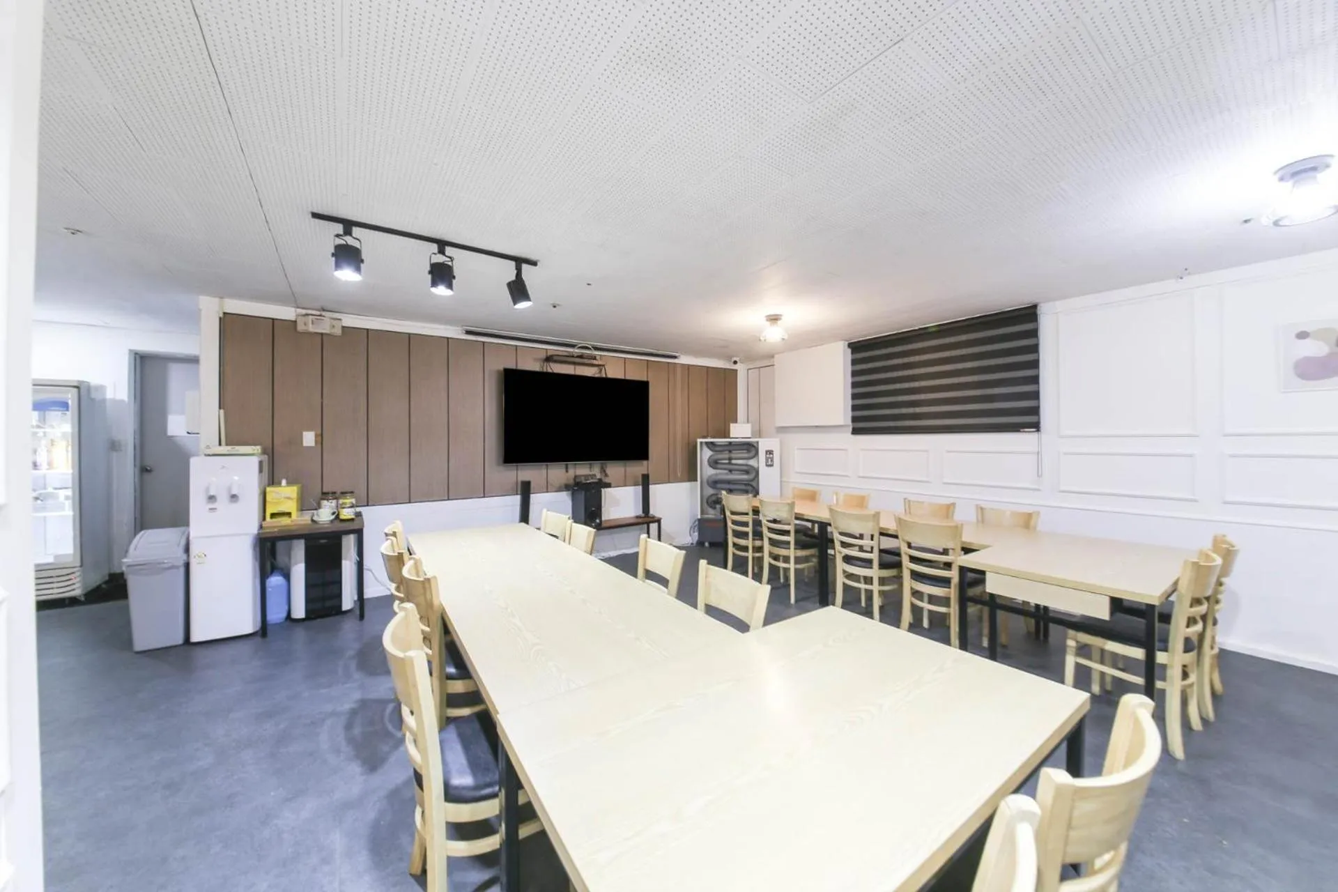 Communal lounge/ TV room in Seorak HOT Spring Mammoth Resotel