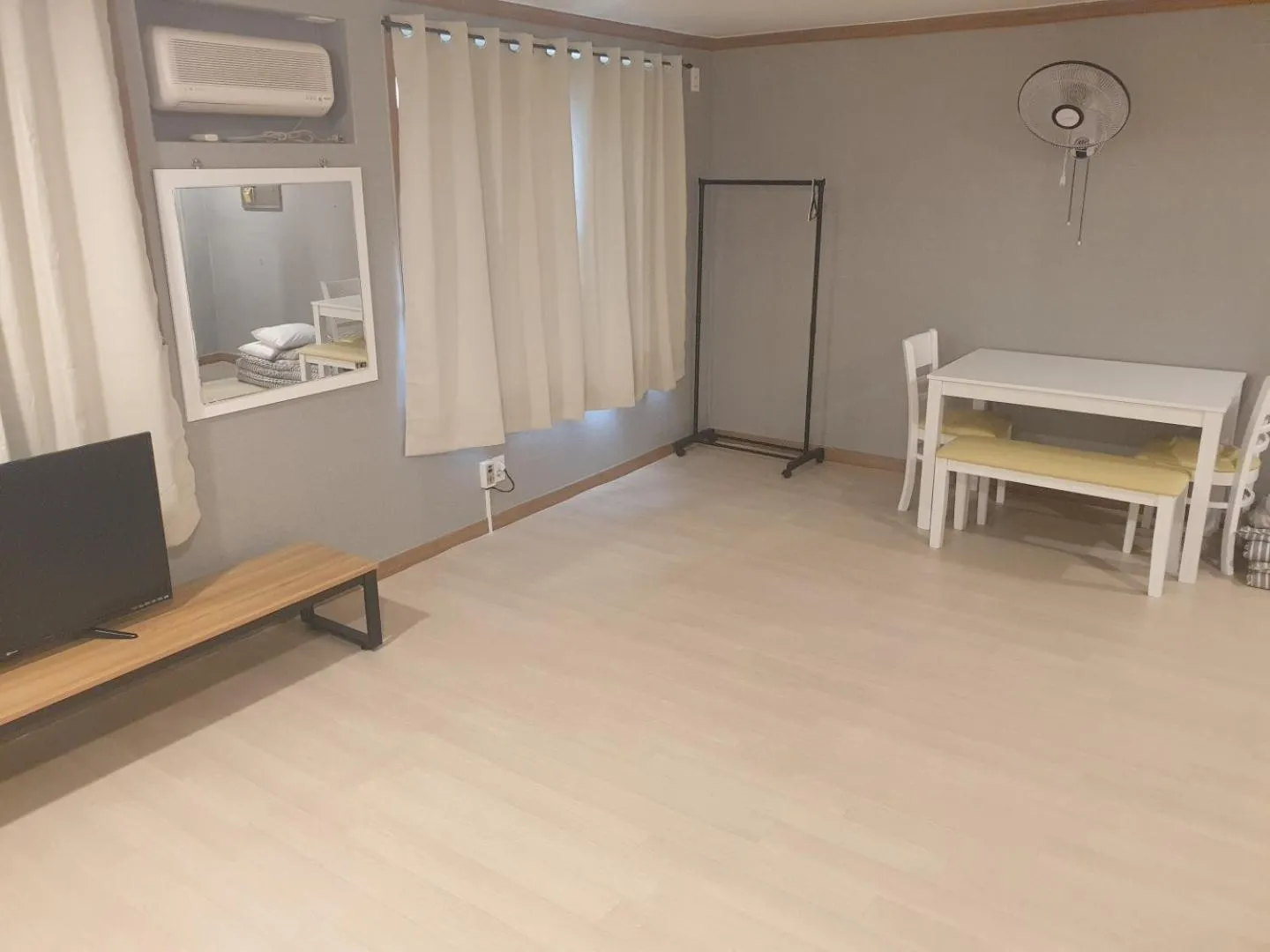 Decorative detail in Seorak HOT Spring Mammoth Resotel