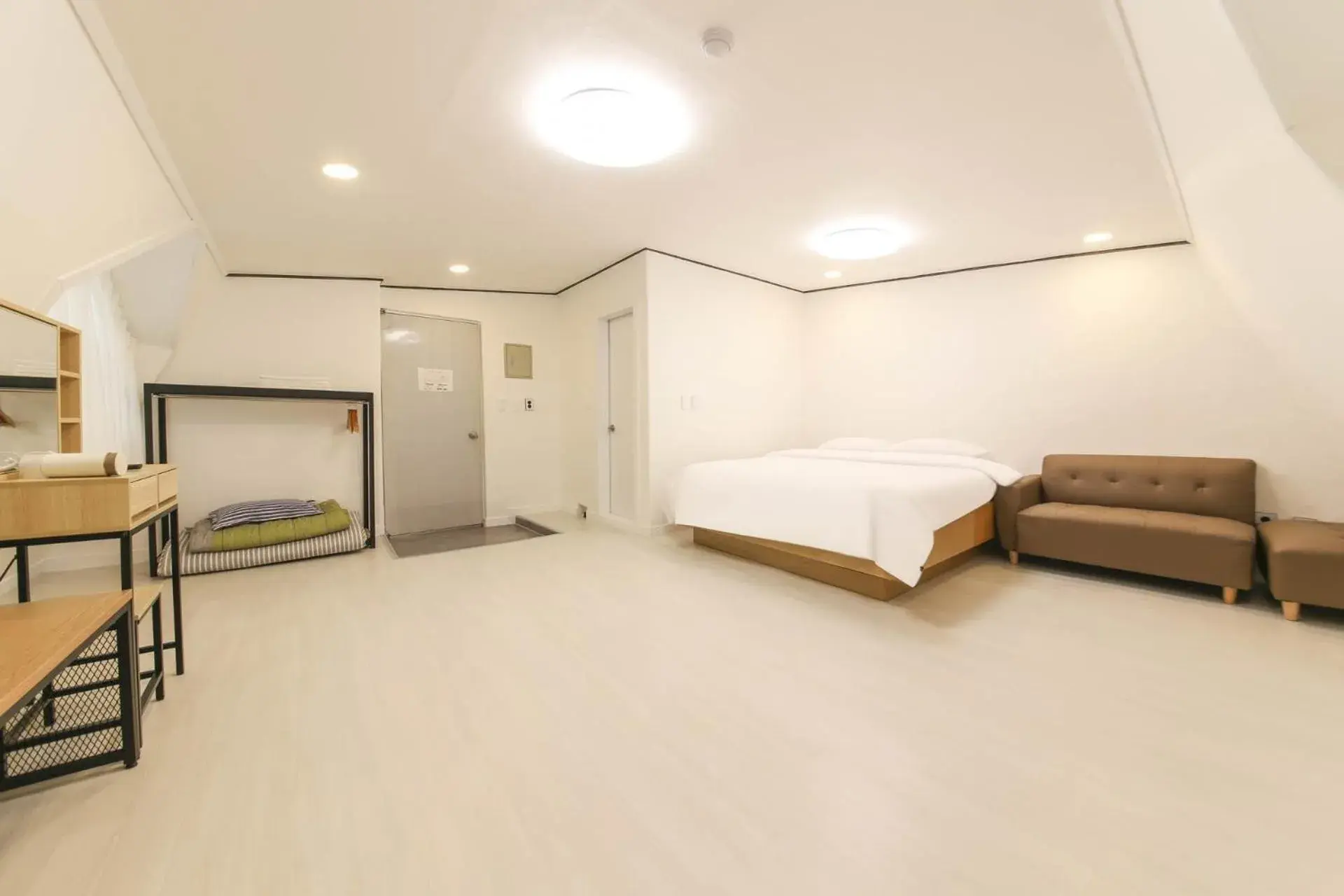 Bed in Seorak HOT Spring Mammoth Resotel Bed in Seorak HOT Spring Mammoth Resotel