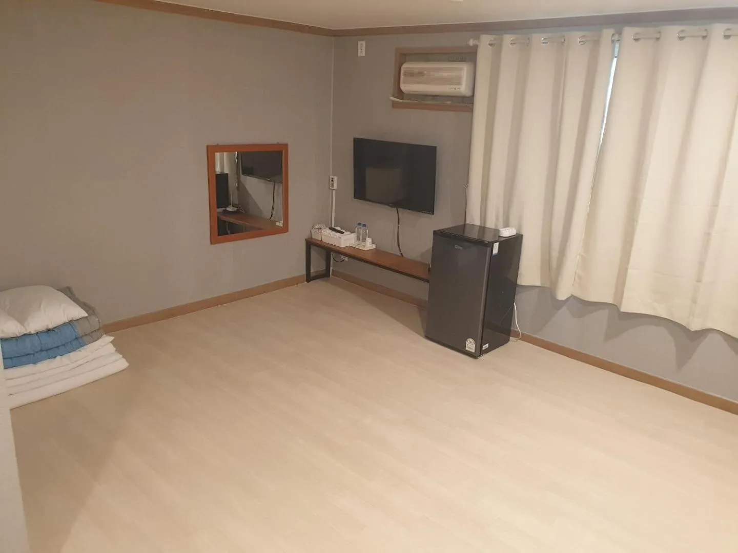 Decorative detail, Bed in Seorak HOT Spring Mammoth Resotel