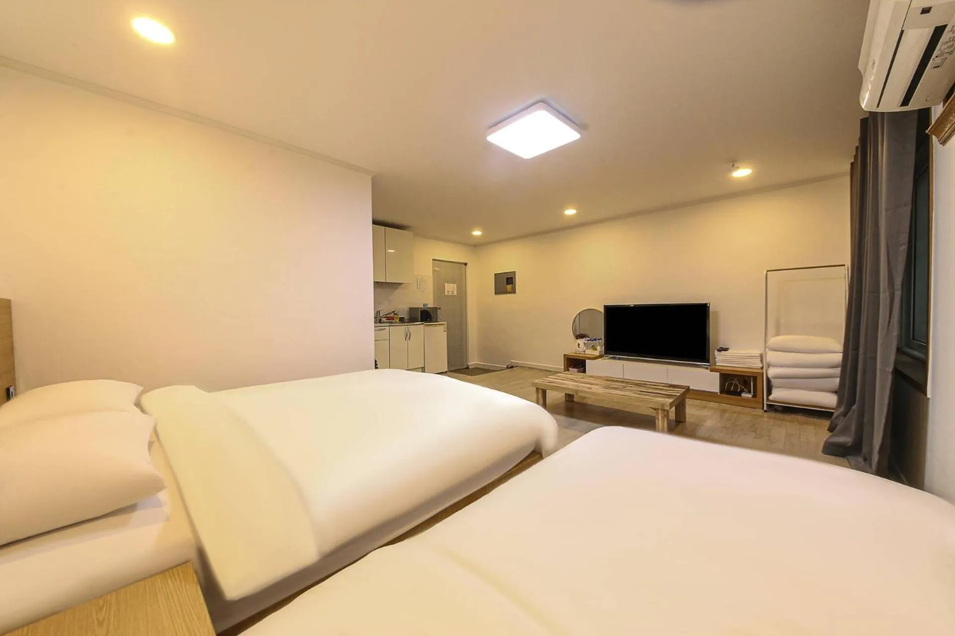 Photo of the whole room, Bed in Seorak HOT Spring Mammoth Resotel