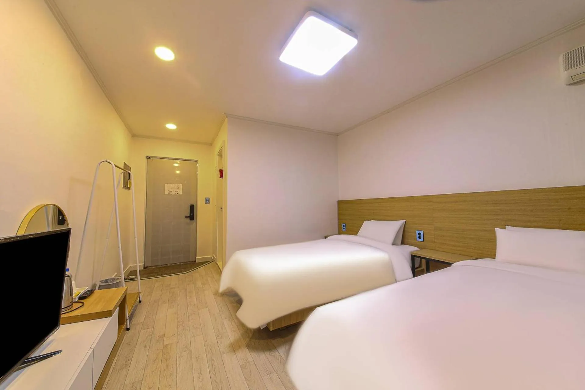 Bed in Seorak HOT Spring Mammoth Resotel