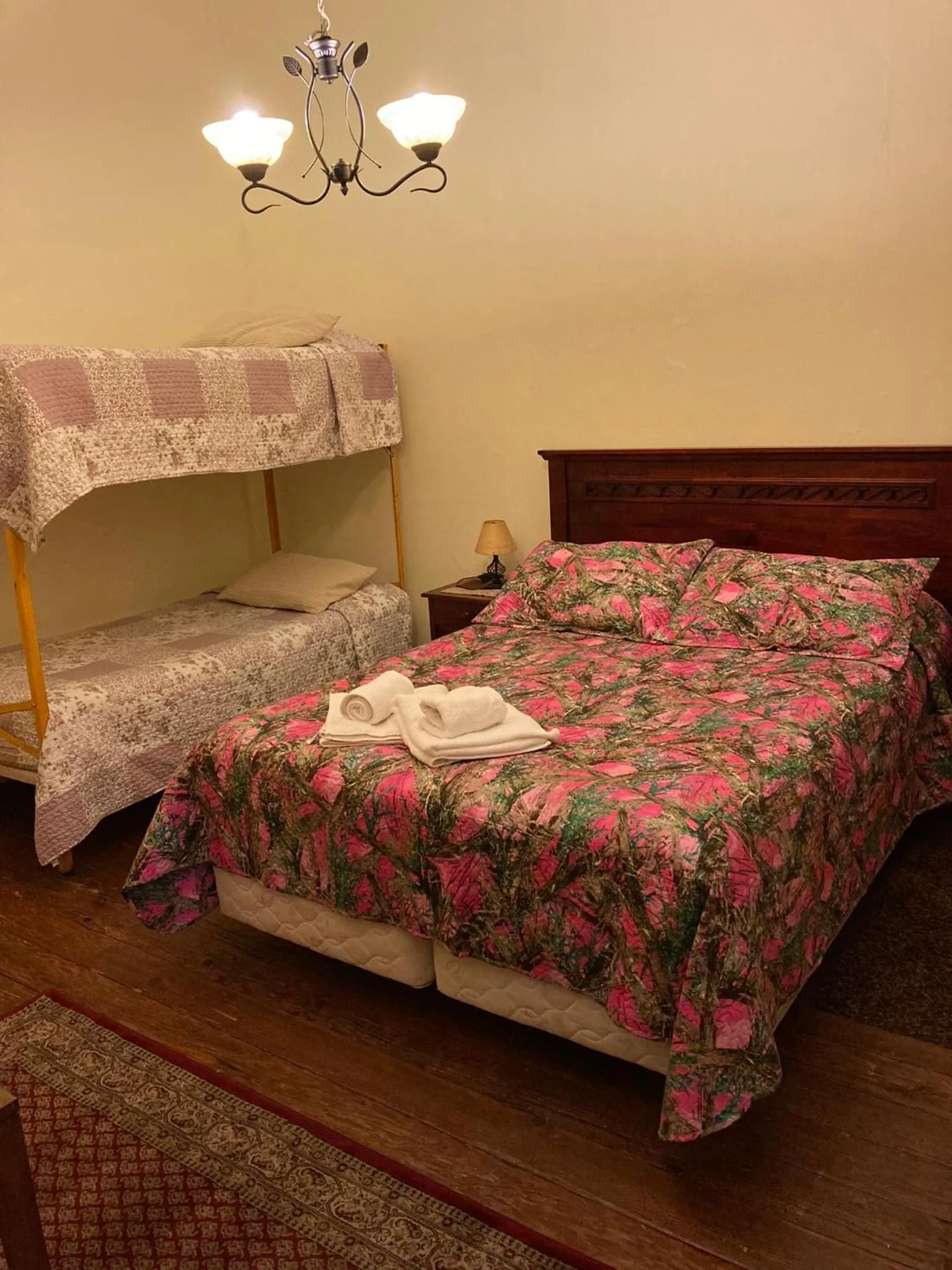 Basic Triple Room with Shared Bathroom in Hostal Residencia en el Cerro