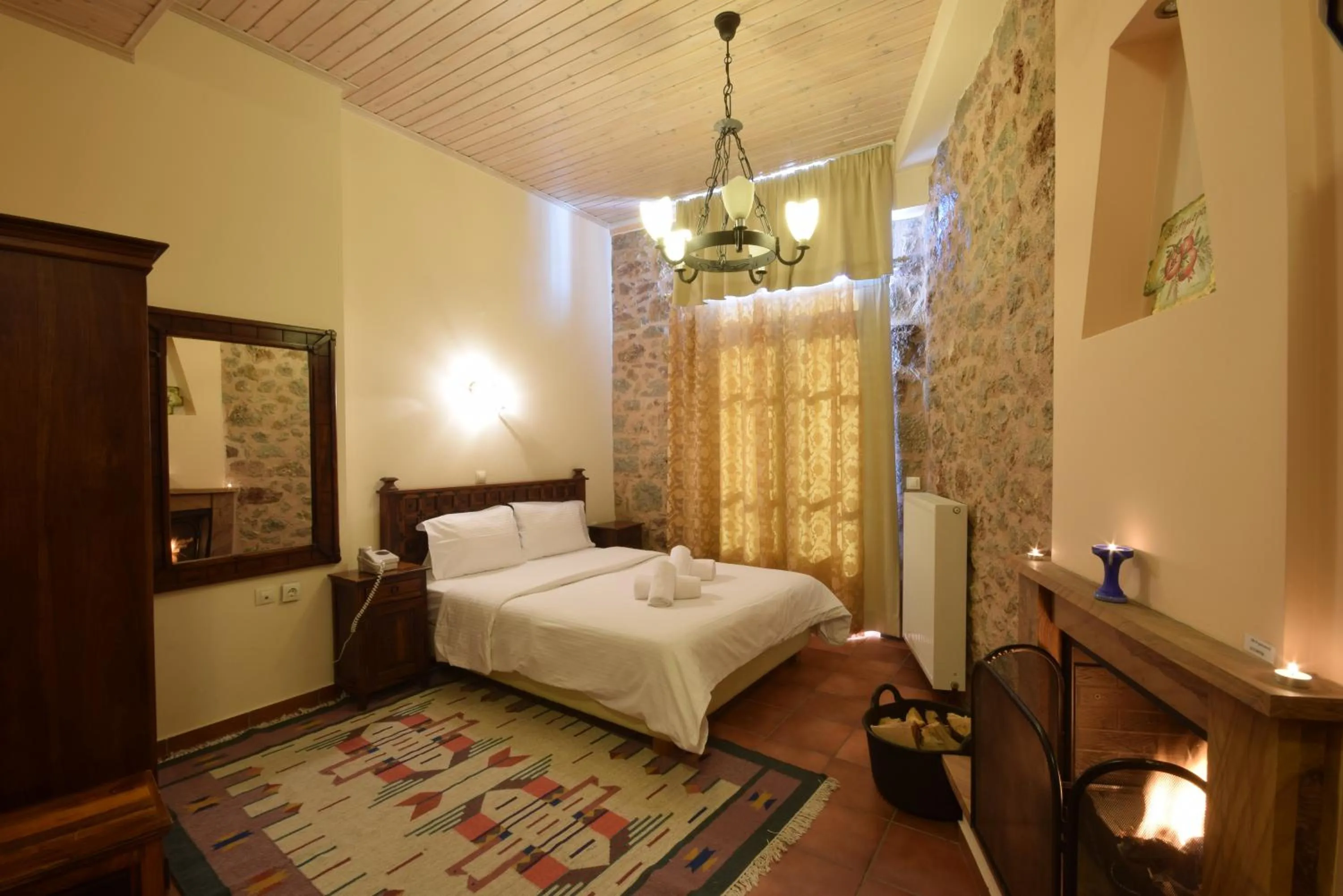 Photo of the whole room, Bed in Hotel Parnassos