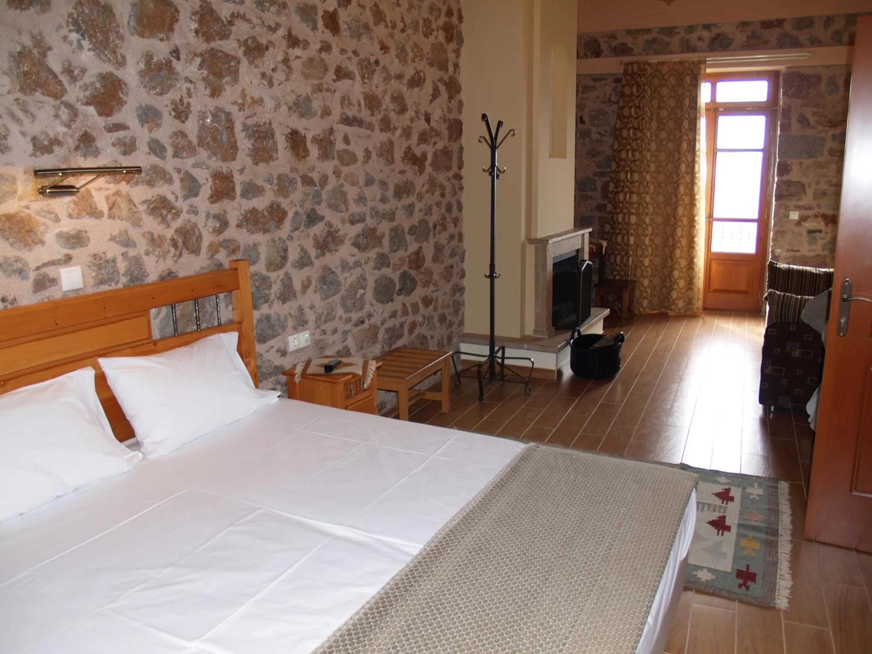 Bed in Hotel Parnassos